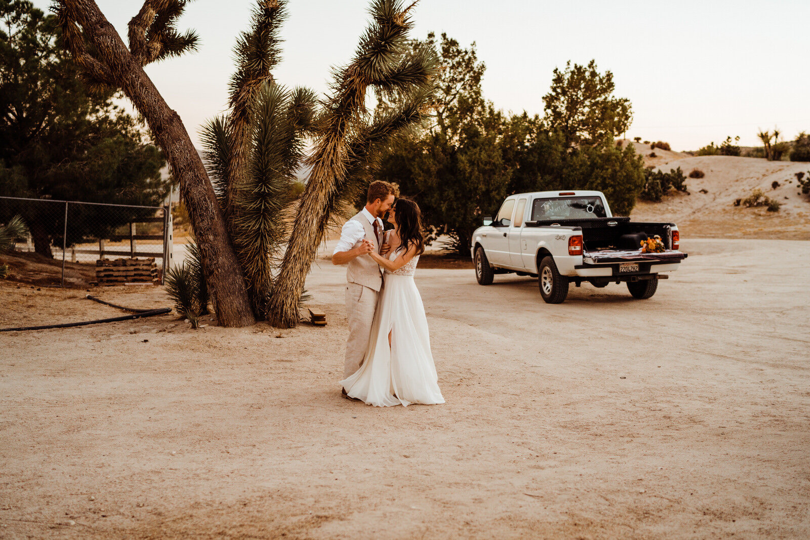 Fall-Wedding-in-Joshua-Tree-Small-Airbnb-Reception (7).jpg