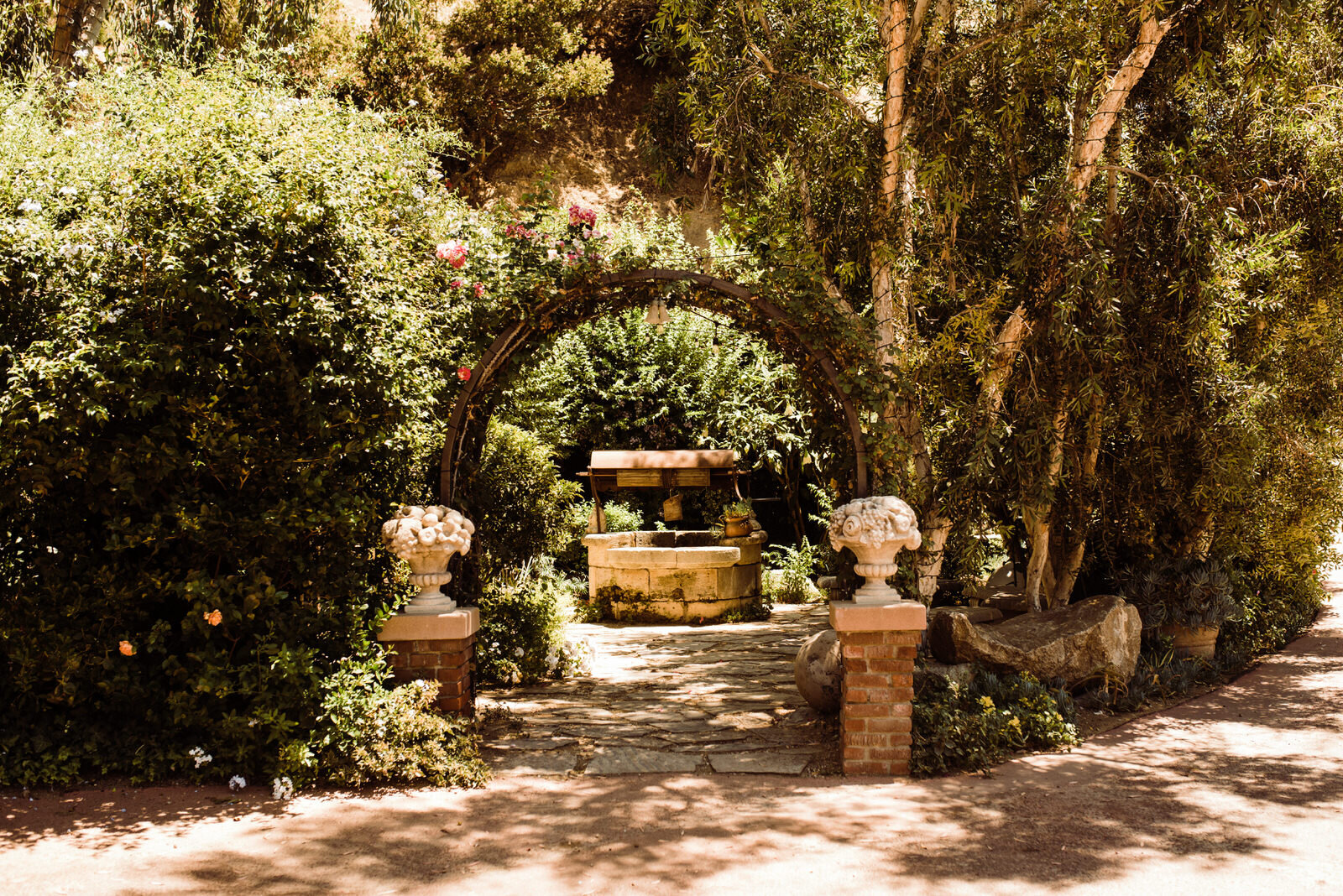 Lush Greenery at Southern California Garden Wedding Venue - The Houdini Estate | Photos by Kept Record | www.keptrecord.com