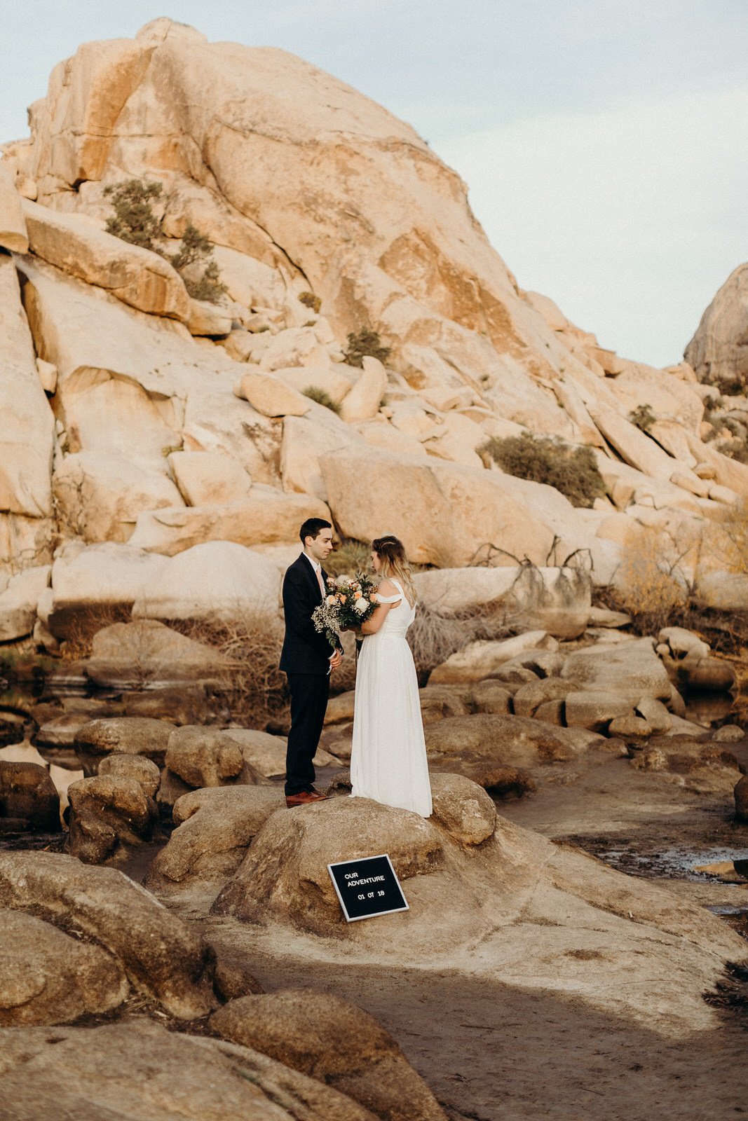 Minimalist-Desert-Elopement-Wedding-Photographer-Image-by-Vic-Bonvicini.jpg