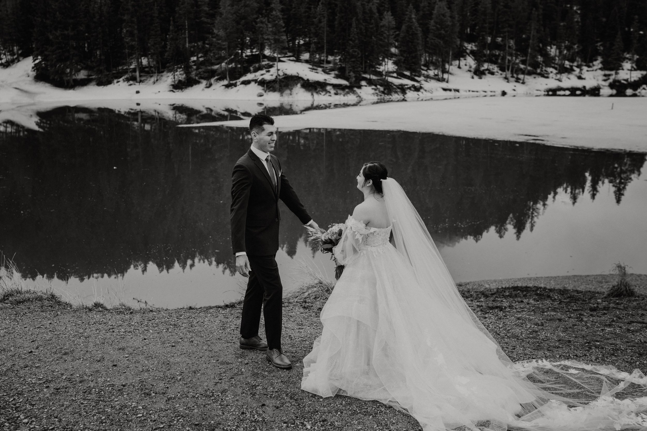 utah-mountain-elopement-groom-sees-bride-for-first-time.jpg