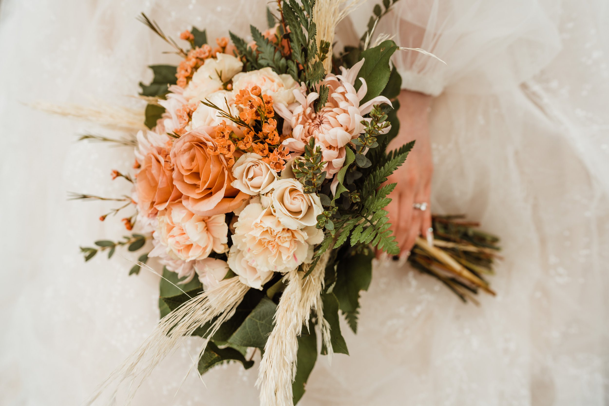 utah-mountain-elopement-bridal-bouquet-by-jimmys-florals-layton.jpg