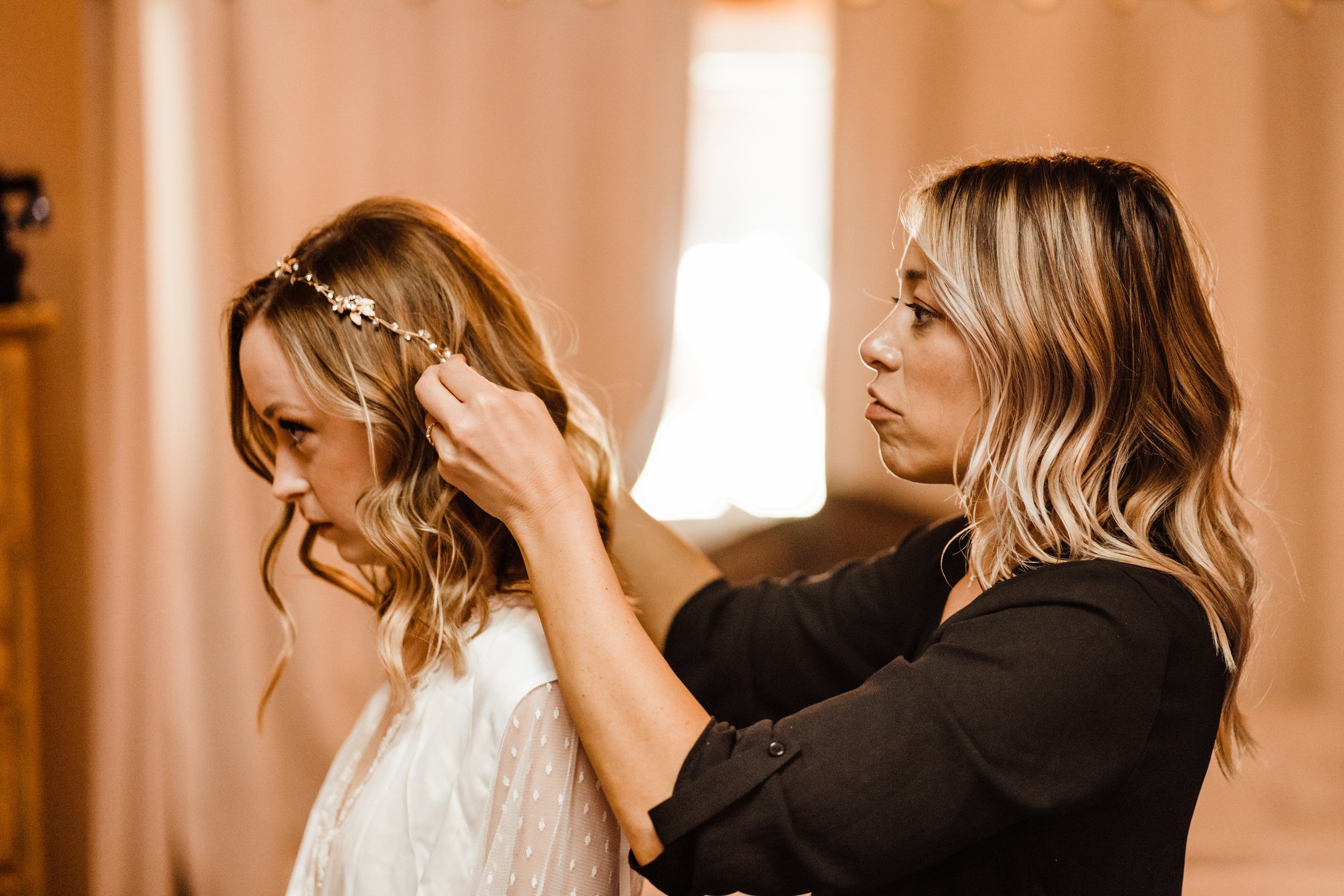 Wedding-in-the-Woods-Bride-Getting-Ready-with-Beagle-Dog (9).jpg