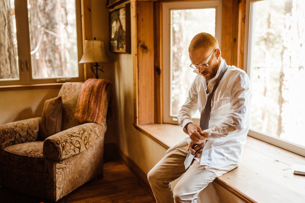 Wedding-in-the-Woods-Groom-Getting-Ready-at-Cabin-Airbnb (2).jpg