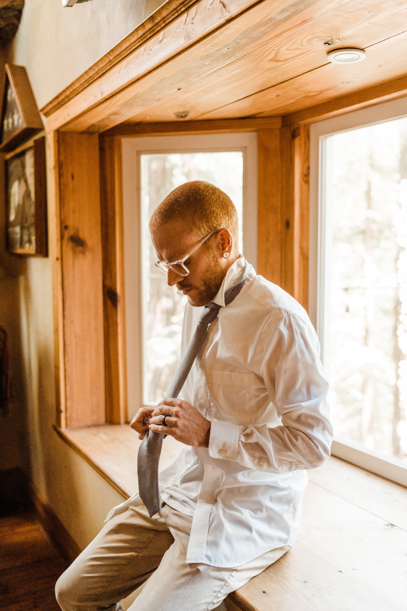 Wedding-in-the-Woods-Groom-Getting-Ready-at-Cabin-Airbnb (5).jpg