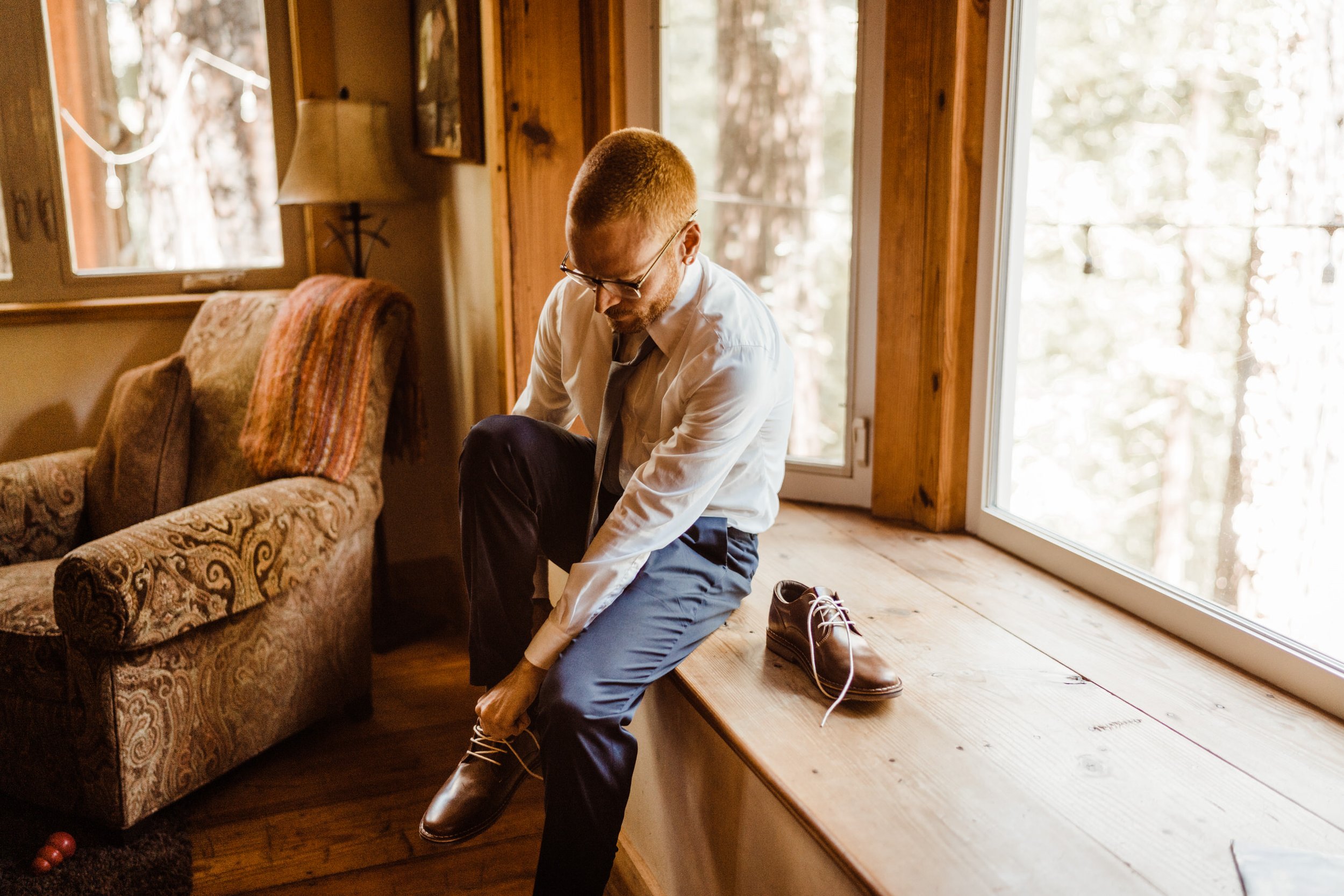 Wedding-in-the-Woods-Groom-Getting-Ready-at-Cabin-Airbnb (6).jpg