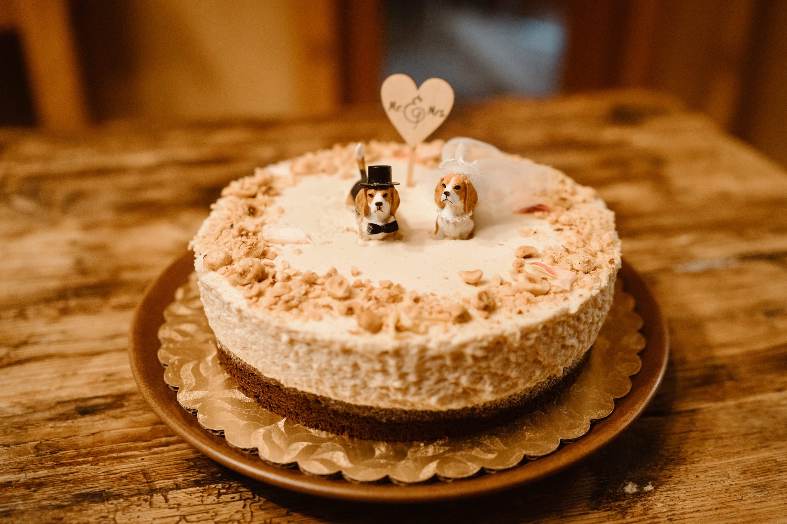 Wedding-in-the-Woods-Simple-Small-Cake-with-Funny-Beagle-Cake-Toppers (3).jpg