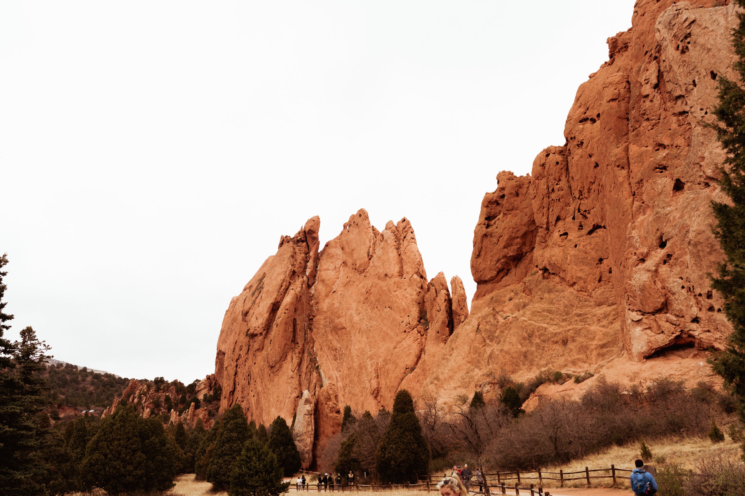 Scenic landscape images of red rock formations from Garden of the Gods | Pictures + tips from family Co. roadtrip | Adventurous Elopement Photographer Kept Record