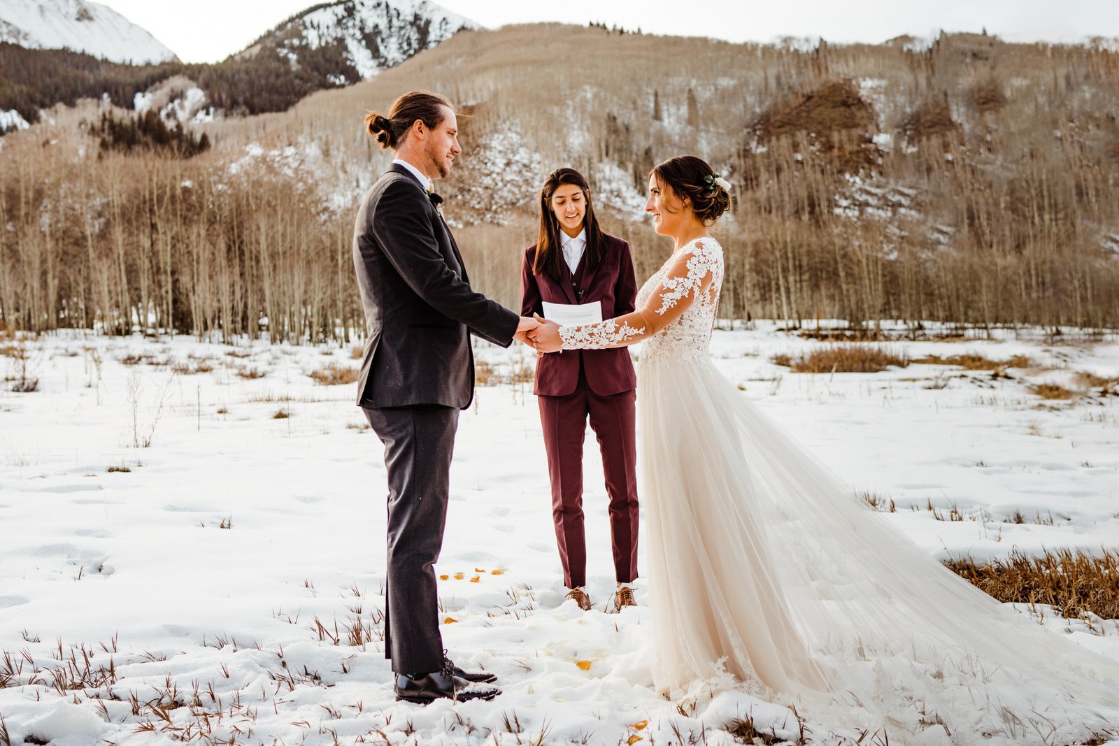 Colorado Elopement Ceremony | Aspen, CO elopement photos + information from adventurous wedding photographer Kept Record | keptrecord.com
