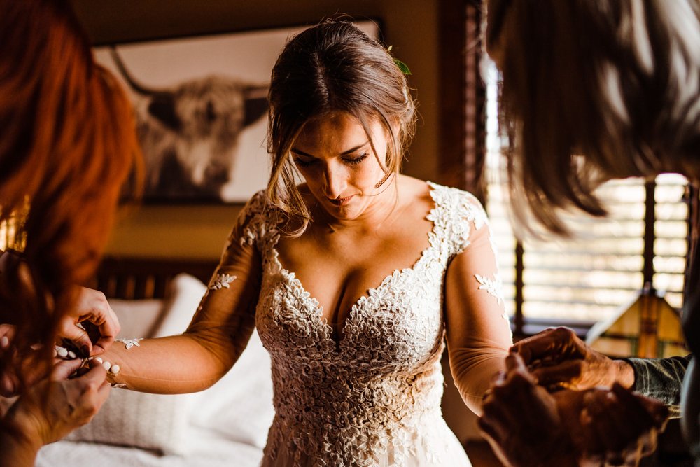Colorado-Elopement-Wedding-Couple-Getting-Ready-Carbondale-Co-Airbnb7.jpg