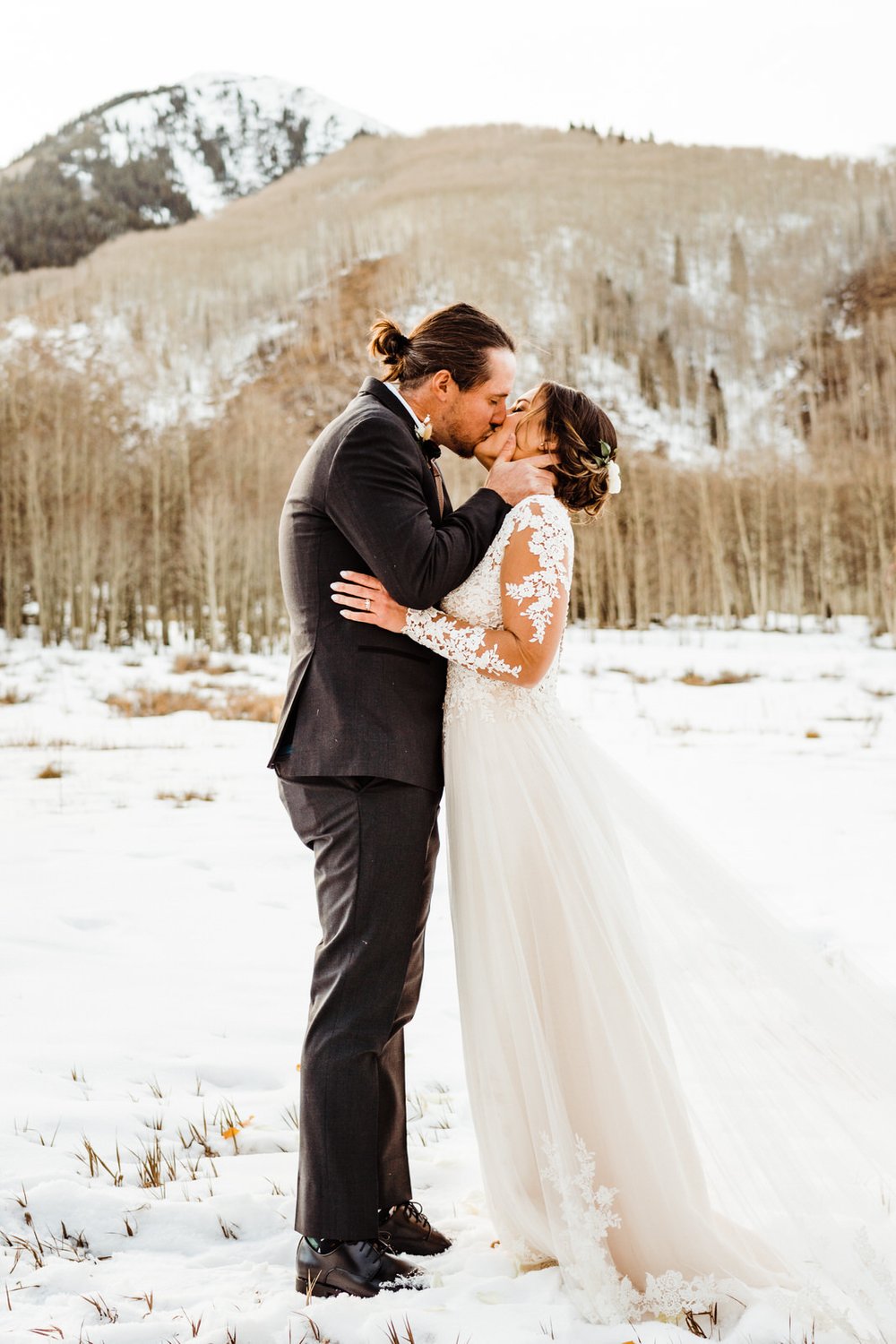 Colorado-Elopement-Snowy-Aspen-Wedding2.jpg
