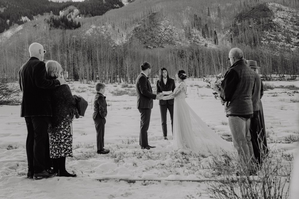 Colorado-Elopement-Snowy-Wedding-Ceremony2.jpg