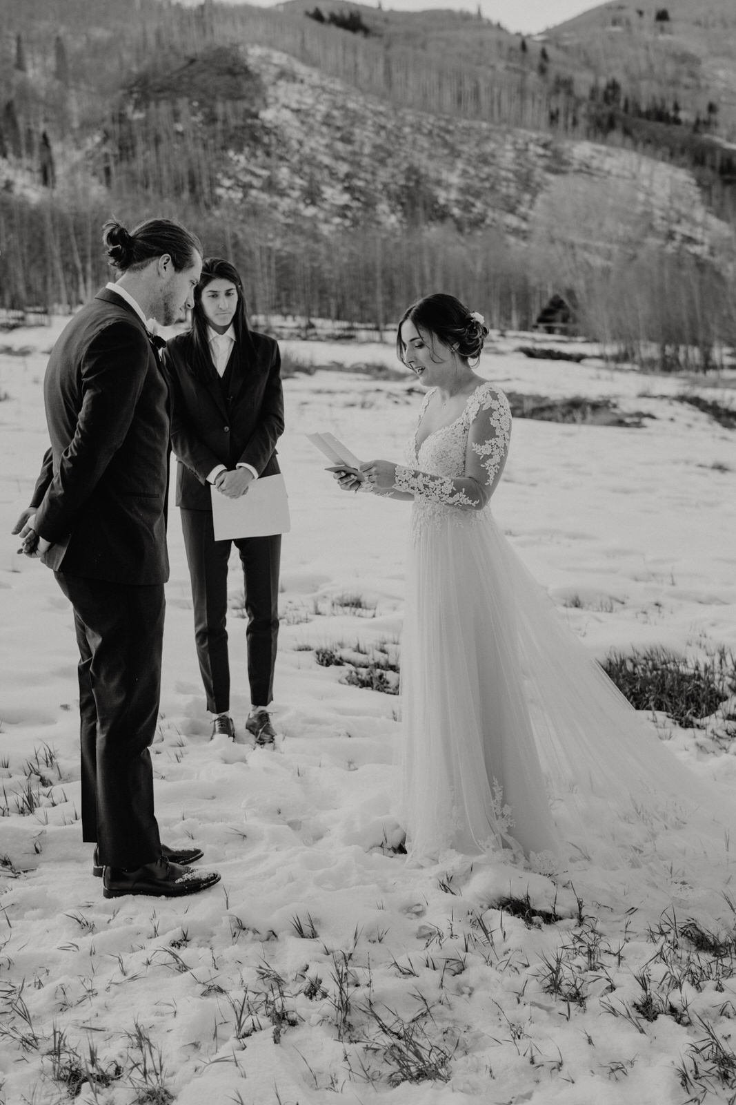 Colorado-Elopement-Snowy-Wedding-Ceremony11.jpg