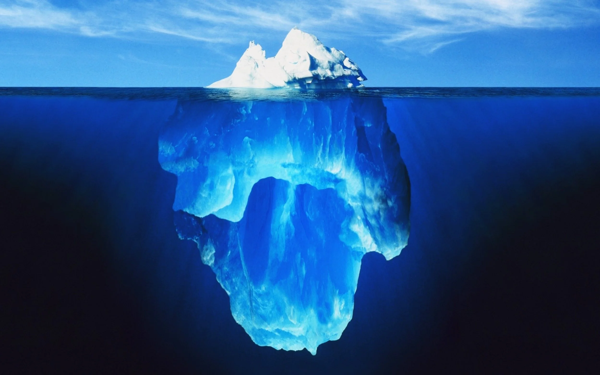 glacier_iceberg_under_water_14926_3840x2400.jpg