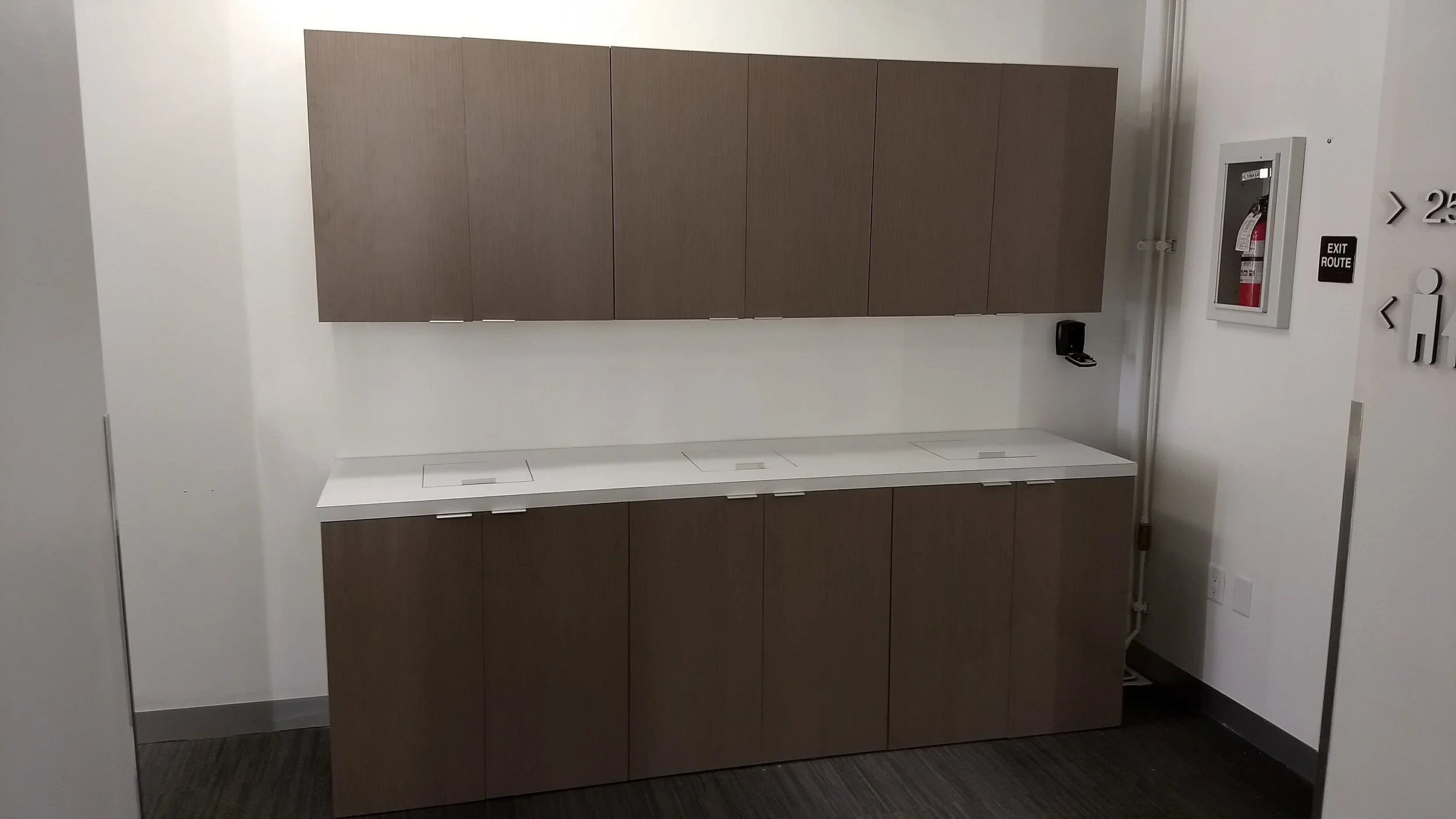 Salon Republic Luque Custom