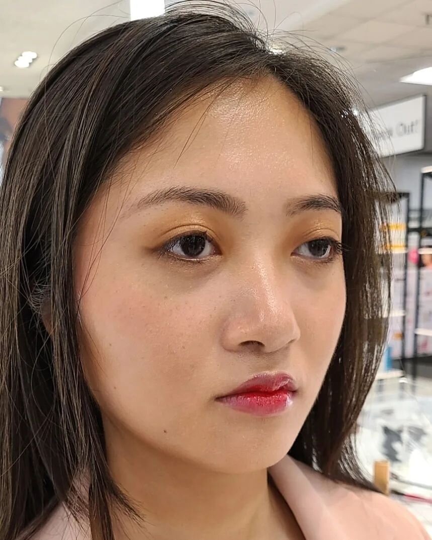 I'm kind of liking warm-toned glowy looks lately 👄✨️ Thank you @xuxiaaang 🥰