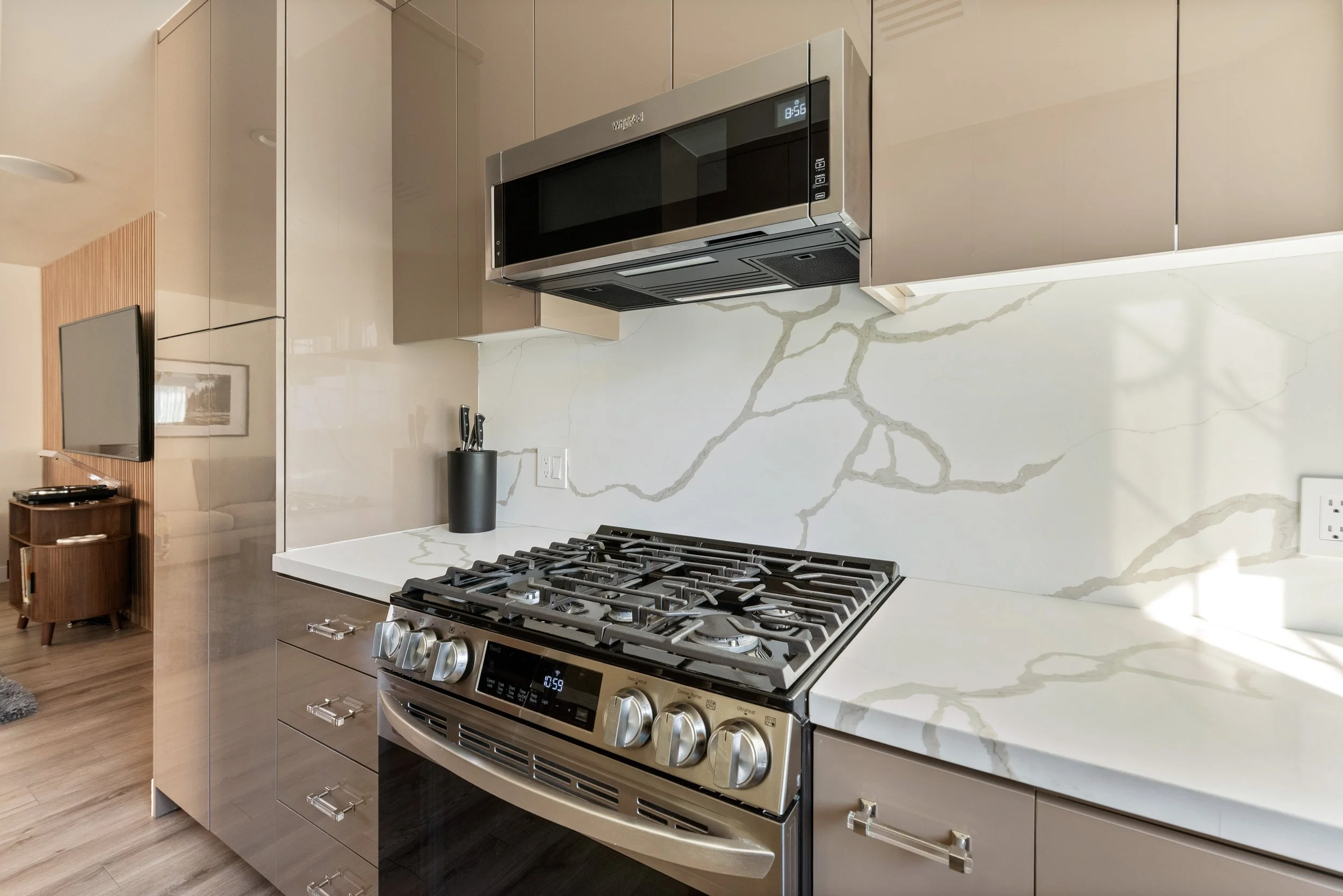 17619 Beckett st-14.jpg