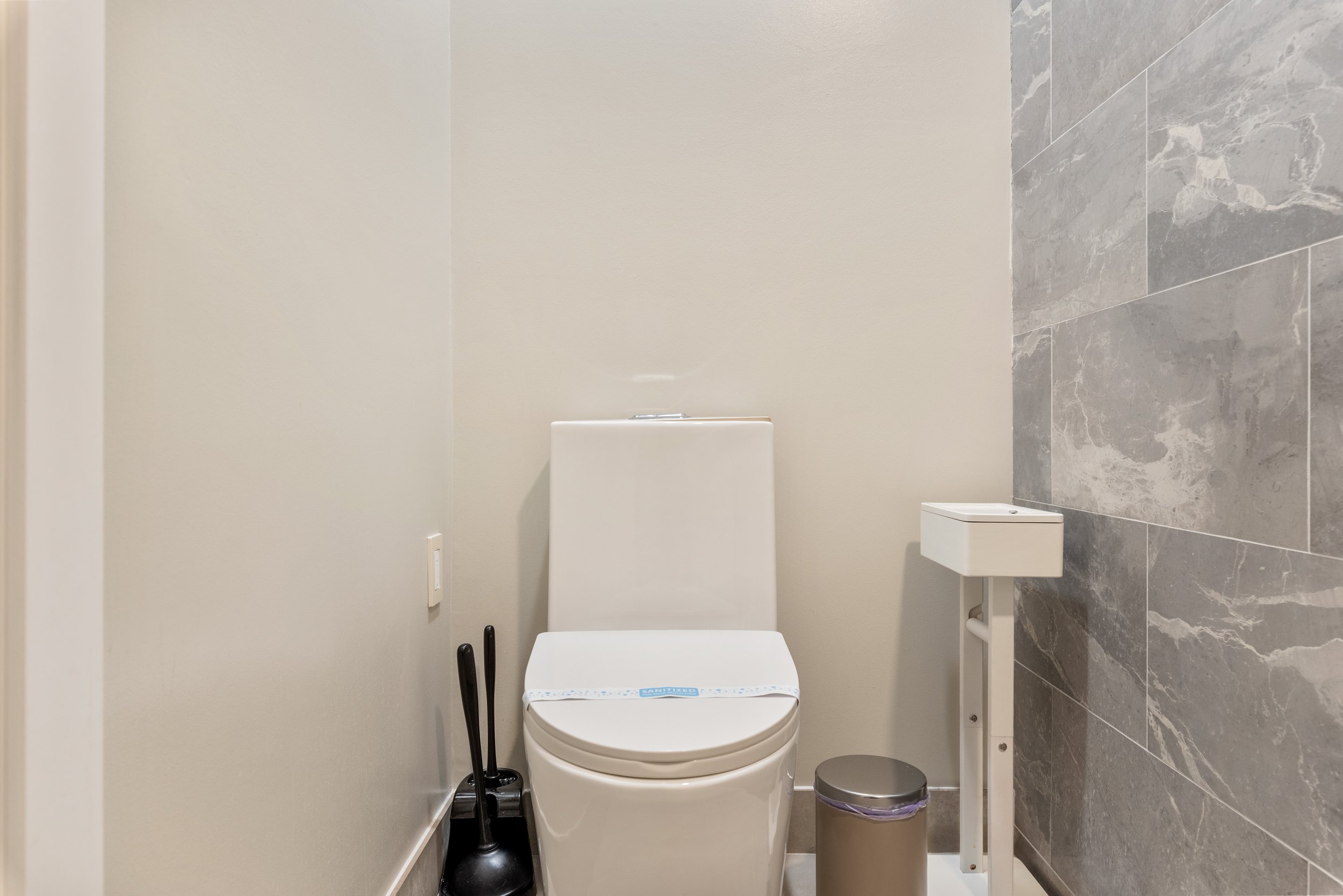 17619 Beckett st-18.jpg