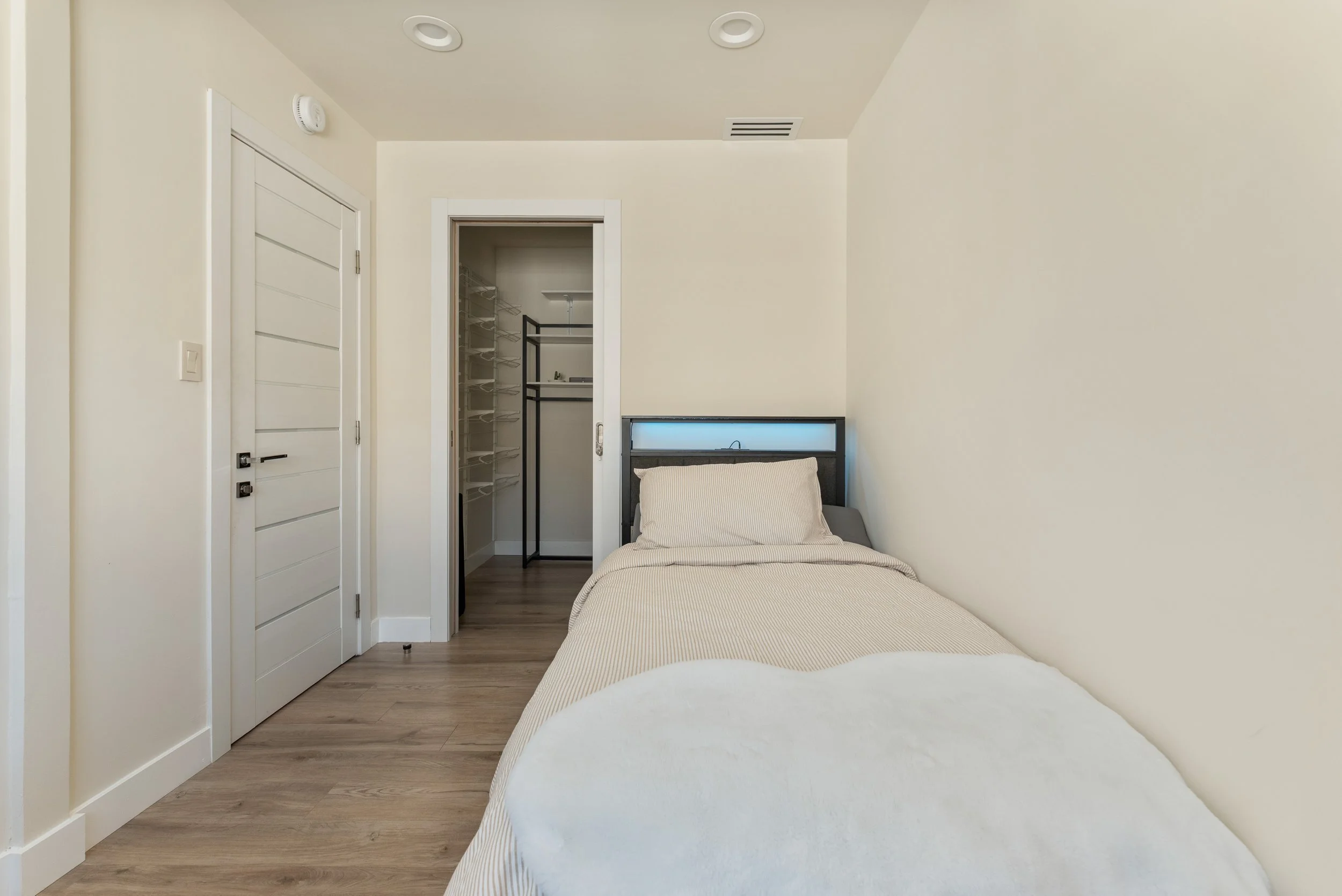 17619 Beckett st-23.jpg