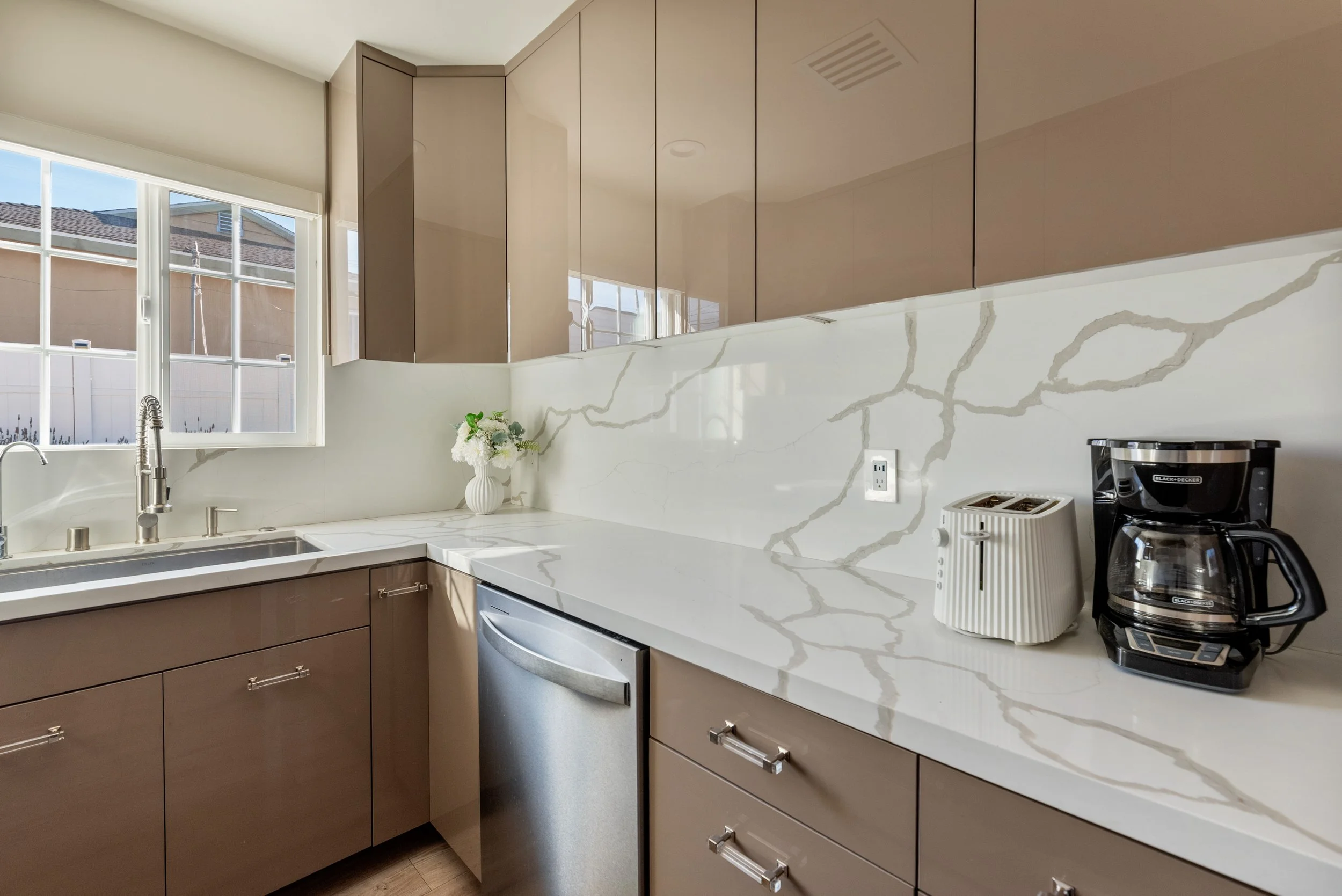 17619 Beckett st-12.jpg