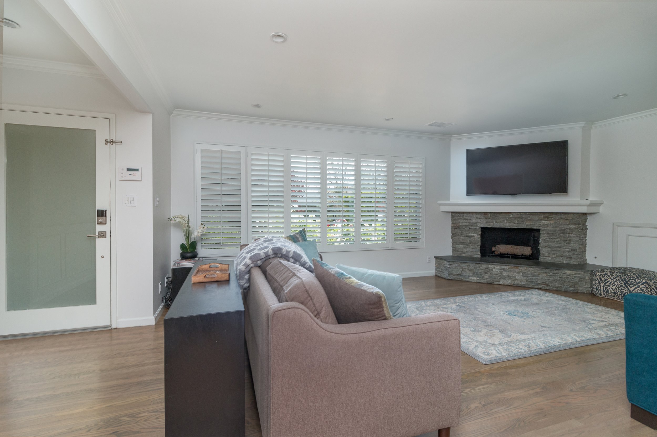 Richland ABNB Living 3.jpg