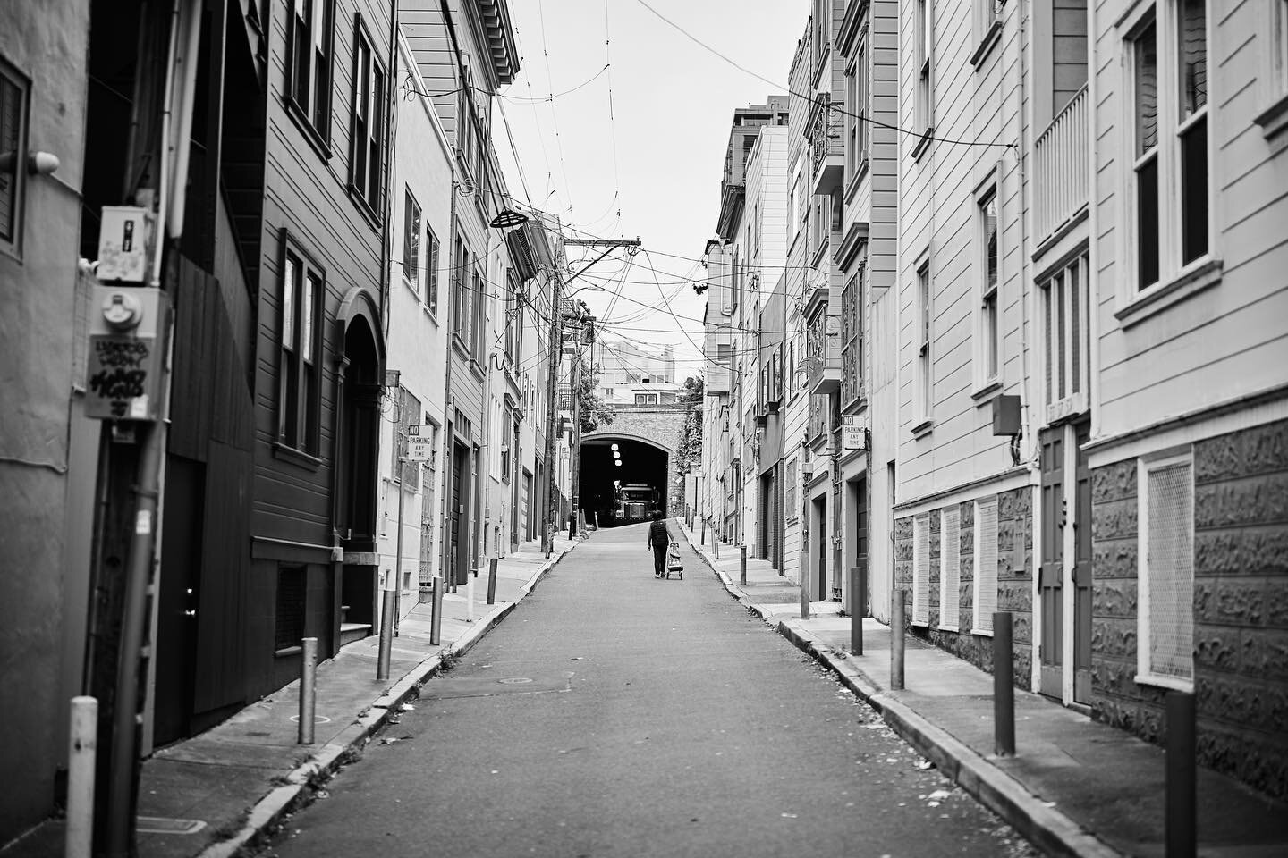 #sanfrancisco #sf #lifestyle #usa #love #chinatown #pacific #reels #fashion #photography #music #art #sony #lights #hiphop #paris #liberty #wonder #travel #blackandwhite #streetphotography #tourists #holiday #truck  #portraits #people