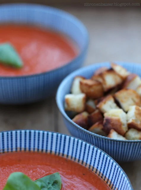 Sommerliches Suppenglück: Rezept für Tomatensuppe / THE.WAITRESS. Blog
