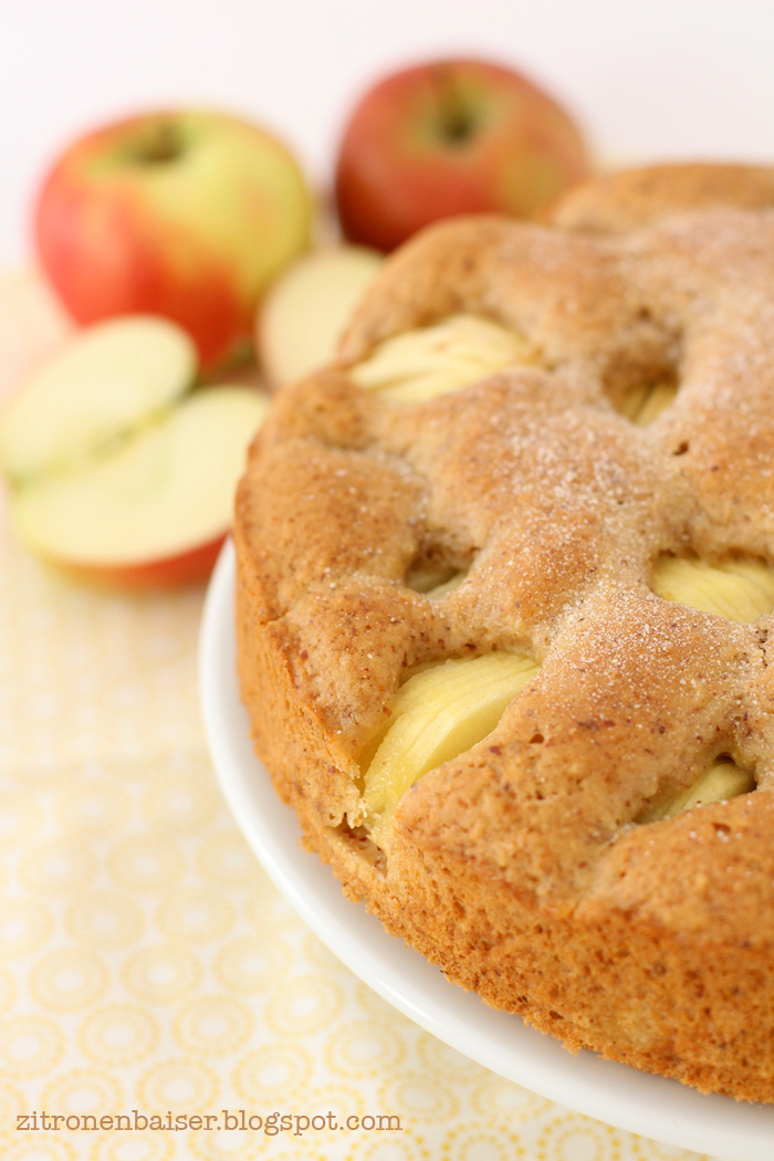 Weltbester veganer versunkener Apfelkuchen / THE.WAITRESS.