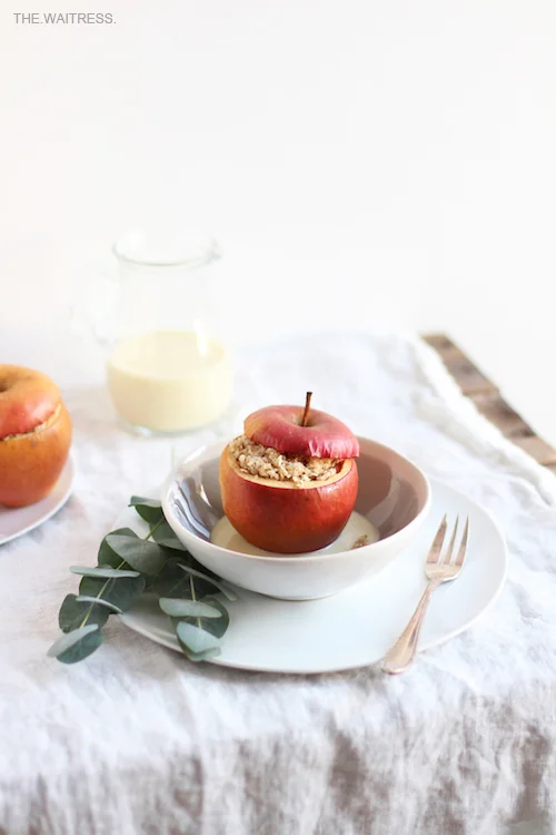 Bratapfel mit Marzipanstreuseln / THE.WAITRESS. Blog