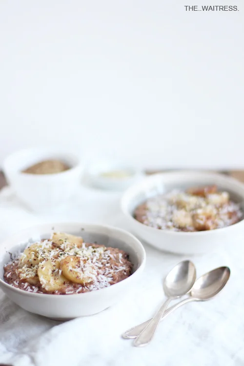 Rezept für Porridge mit karamellisierter Banane / THE.WAITRESS.