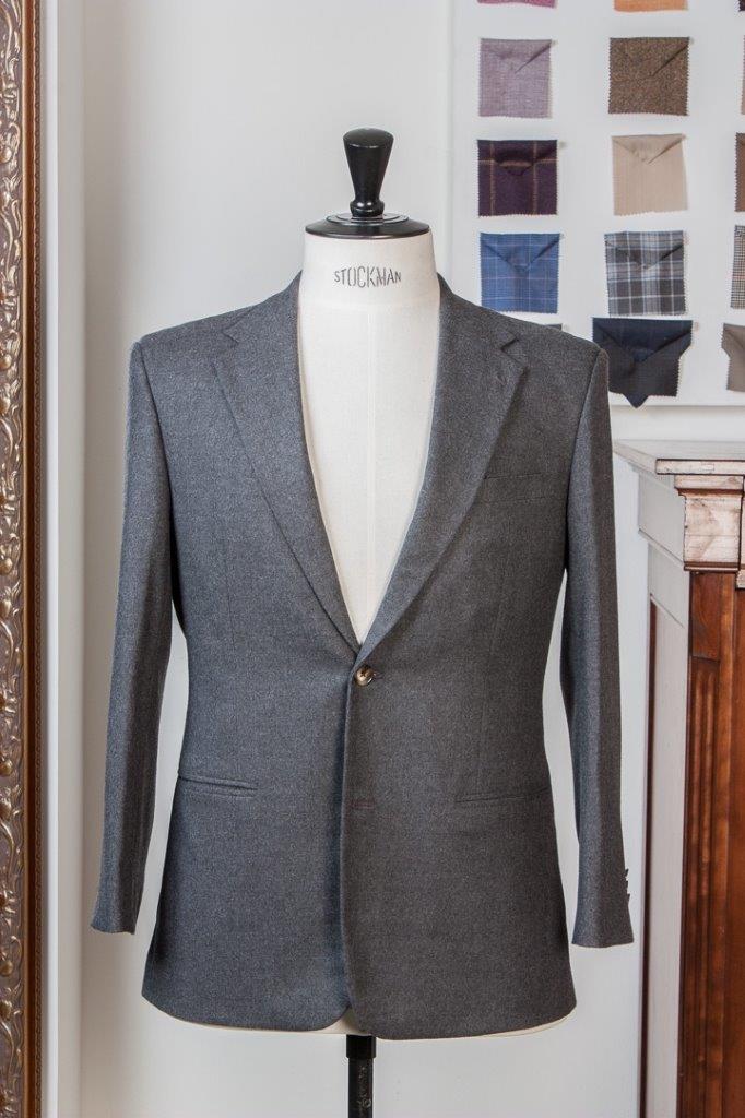 Gray+Grey+Flannel+2+Piece+Suit+-+Notched+Lapels+-+Horn+Buttons+(6).jpg