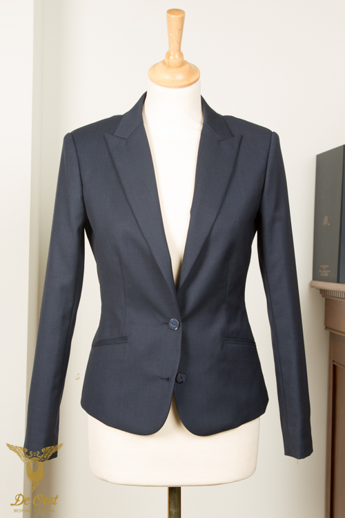colbert+blazer+dames+birdseye+donker+blauw+tailor+made+klepzakken+schuin+punt+revers-5.jpg