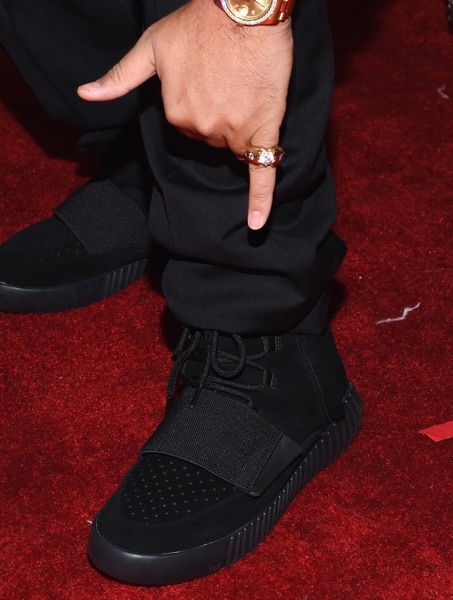 Tuxedo+With+Yeezy+Sneakers.jpg