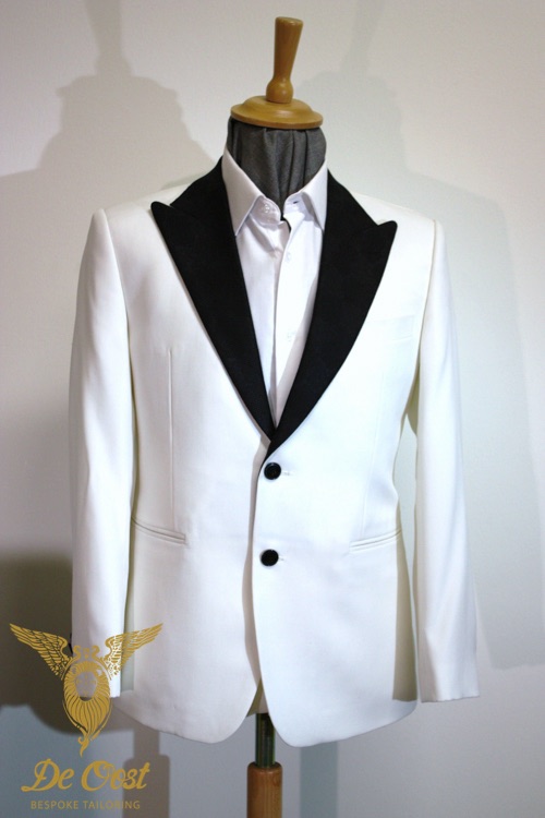 White-Dinnerjacket-Tuxedo-Smoking-Bespoke-Tailored-op-maat-laten-maken.jpg