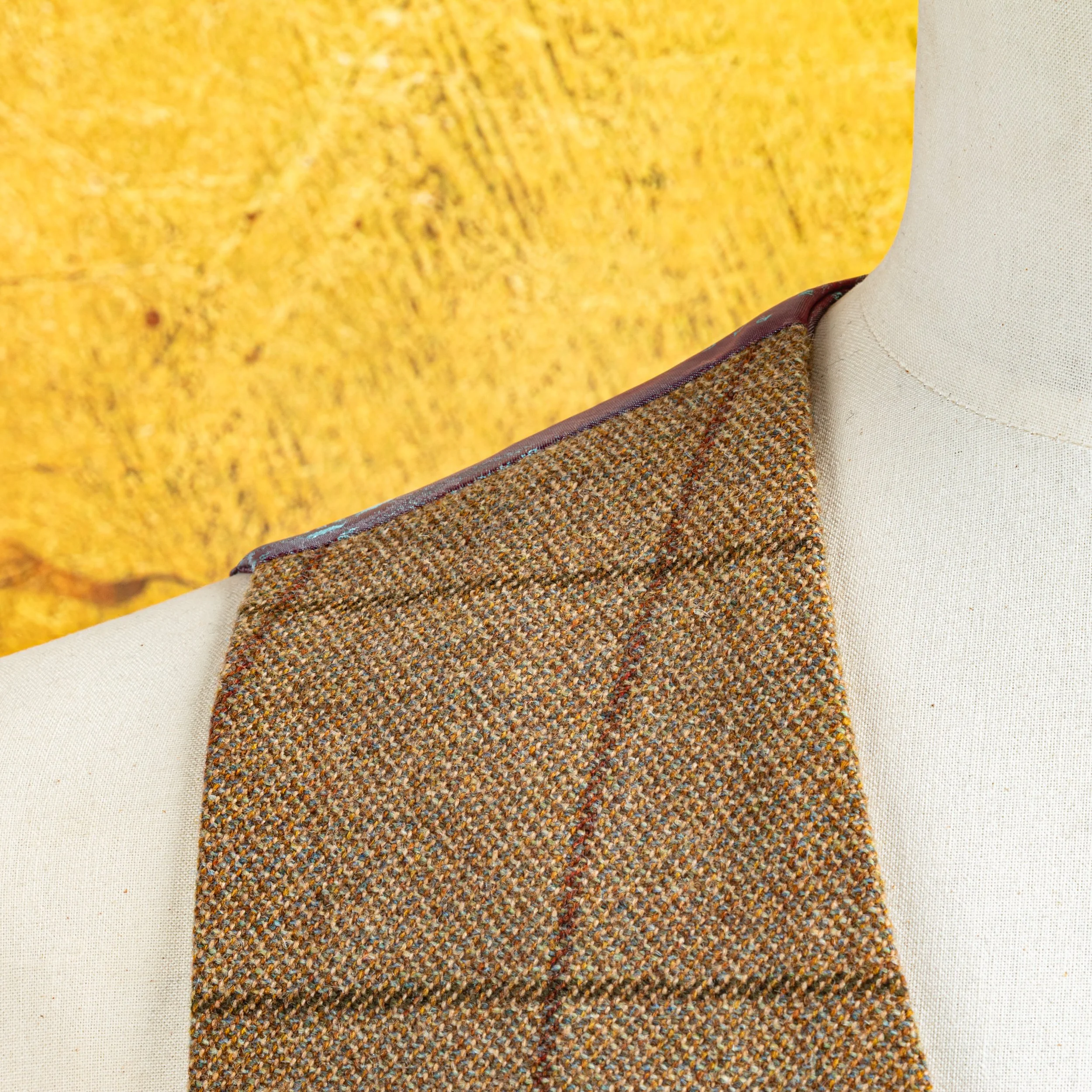 Bespoke hunting jacket and waistcoat in country tweed - Alsport II-4.jpg
