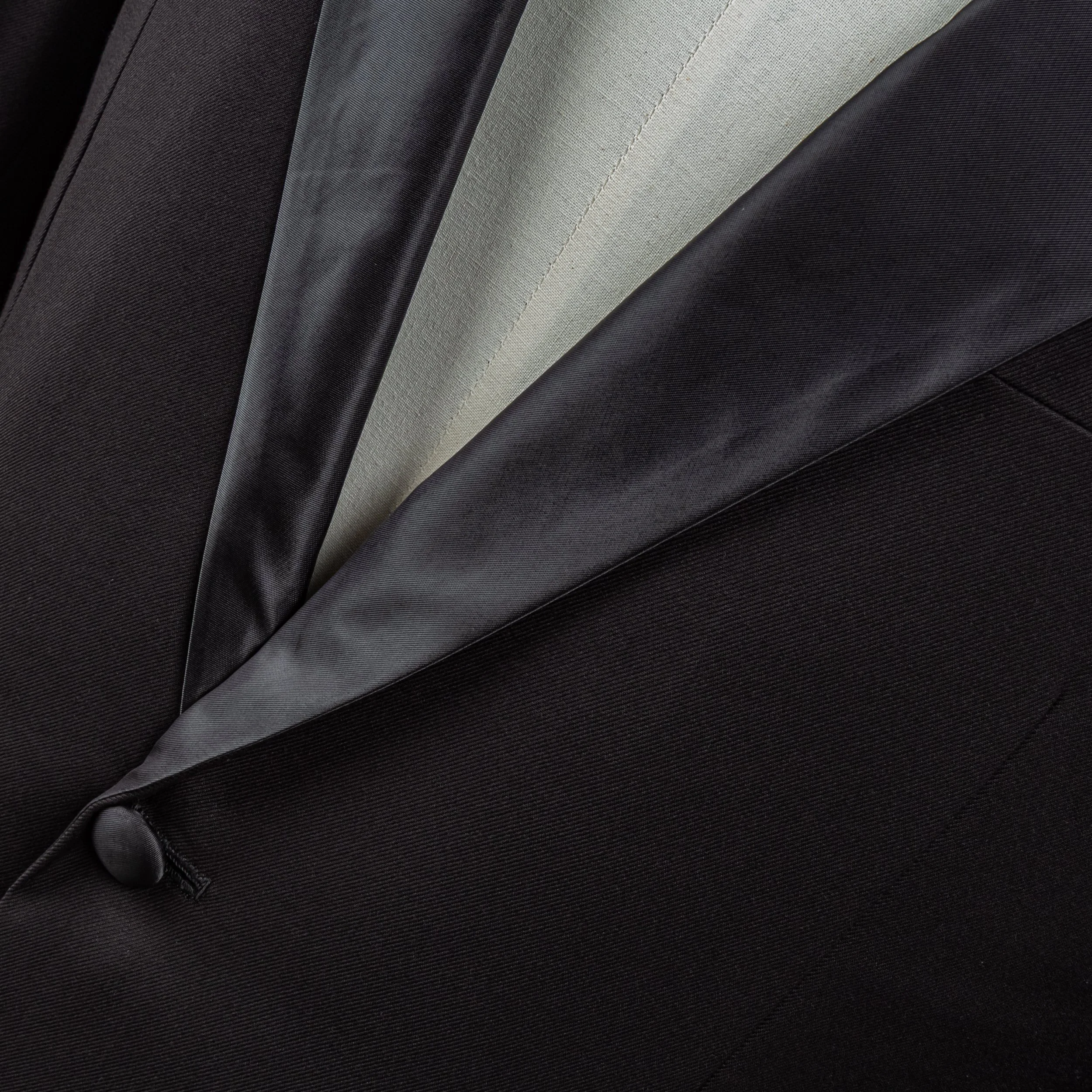 Classic bespoke tuxedo with peak lapels - Black merino wool-8.jpg