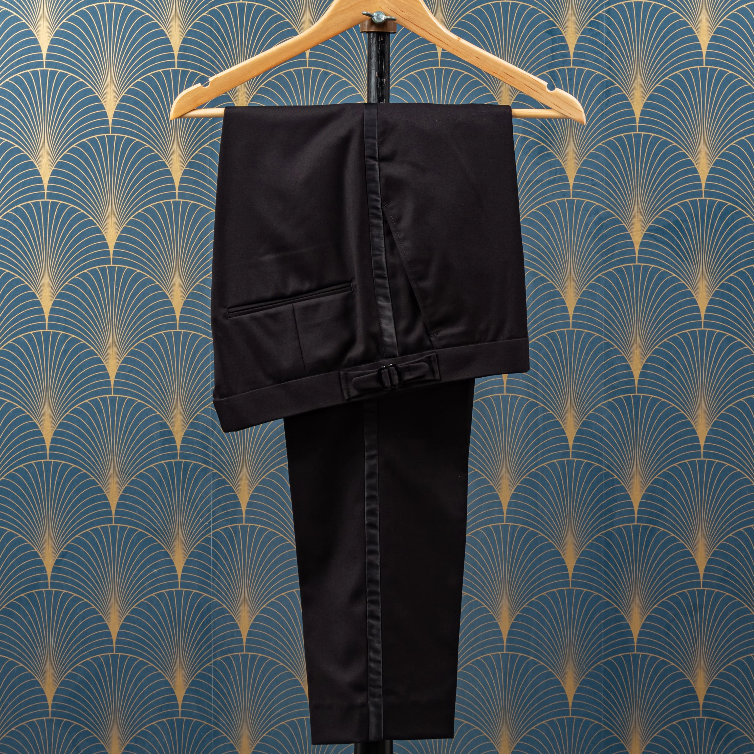 Classic bespoke tuxedo with peak lapels - Black merino wool-12.jpg