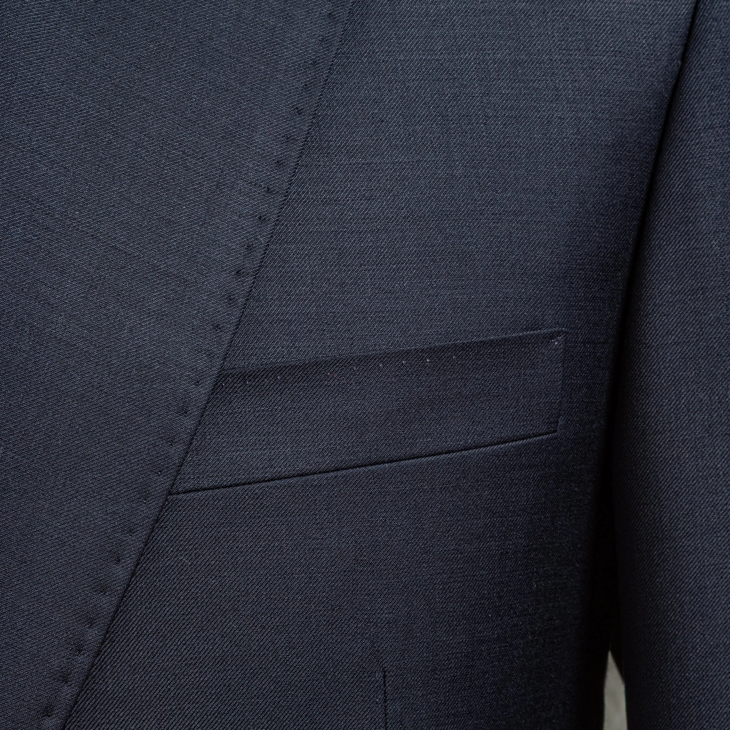 Neapolitan bespoke suit in Dark Navy - Handmade details-6.jpg