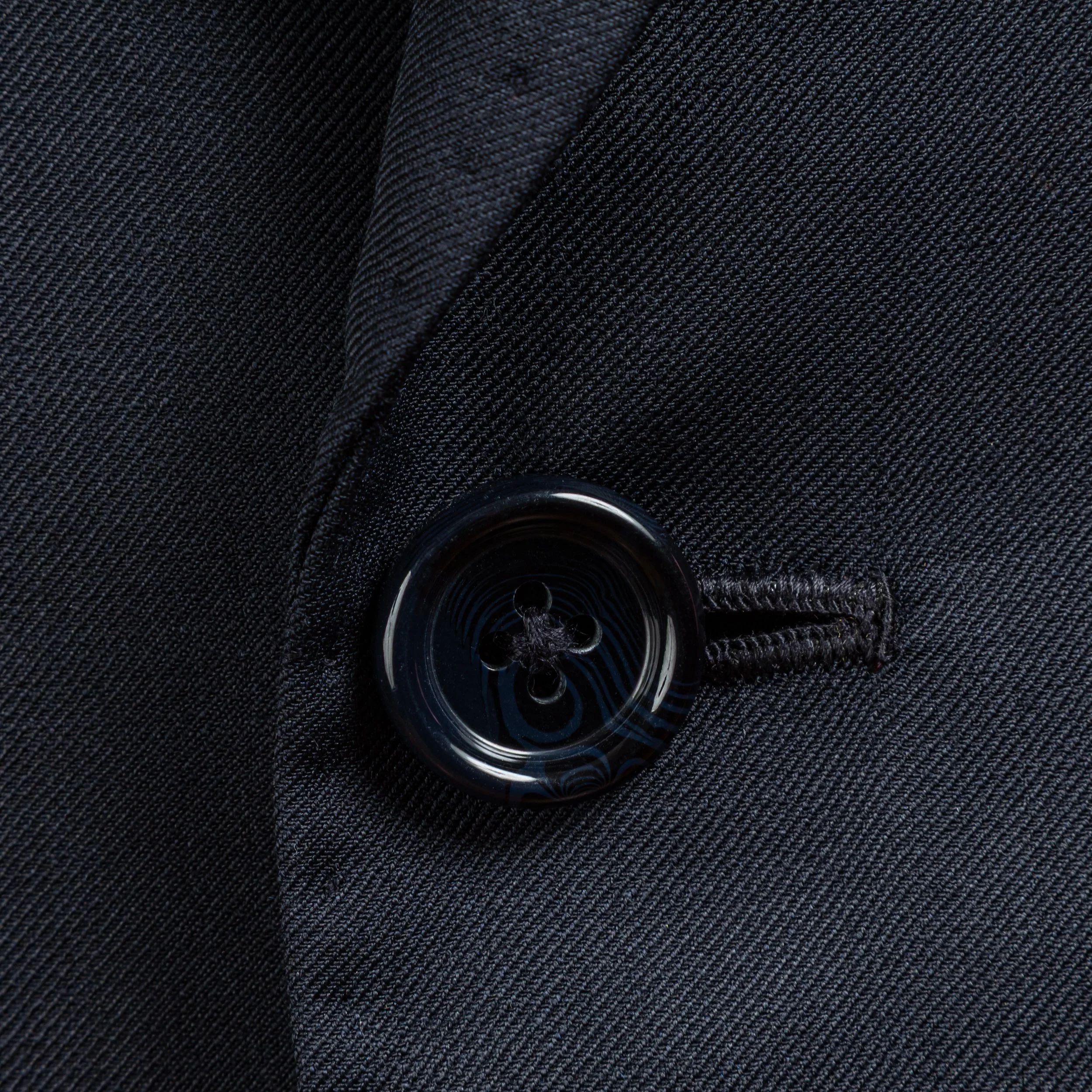 Neapolitan bespoke suit in Dark Navy - Handmade details-7.jpg