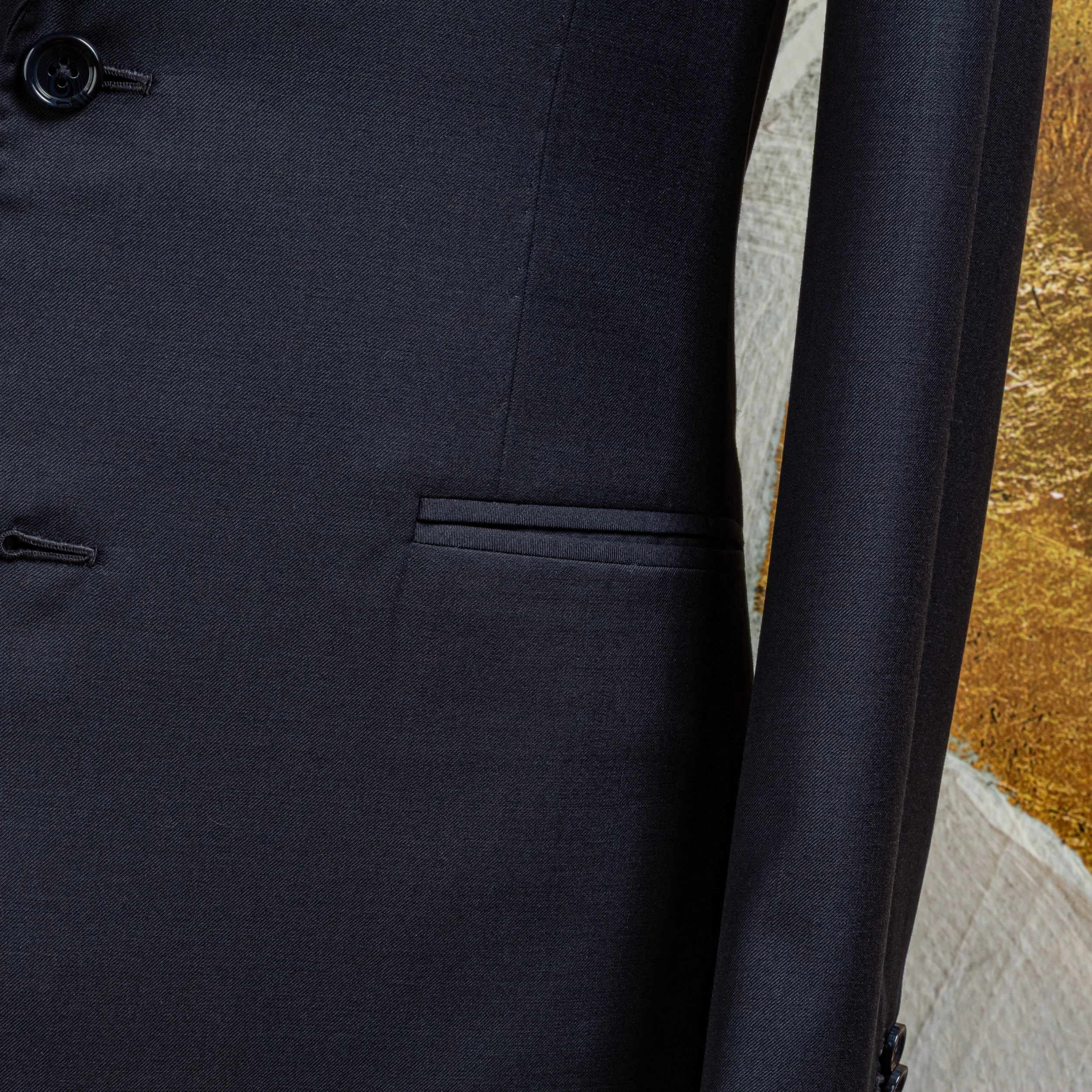 Neapolitan bespoke suit in Dark Navy - Handmade details-11.jpg