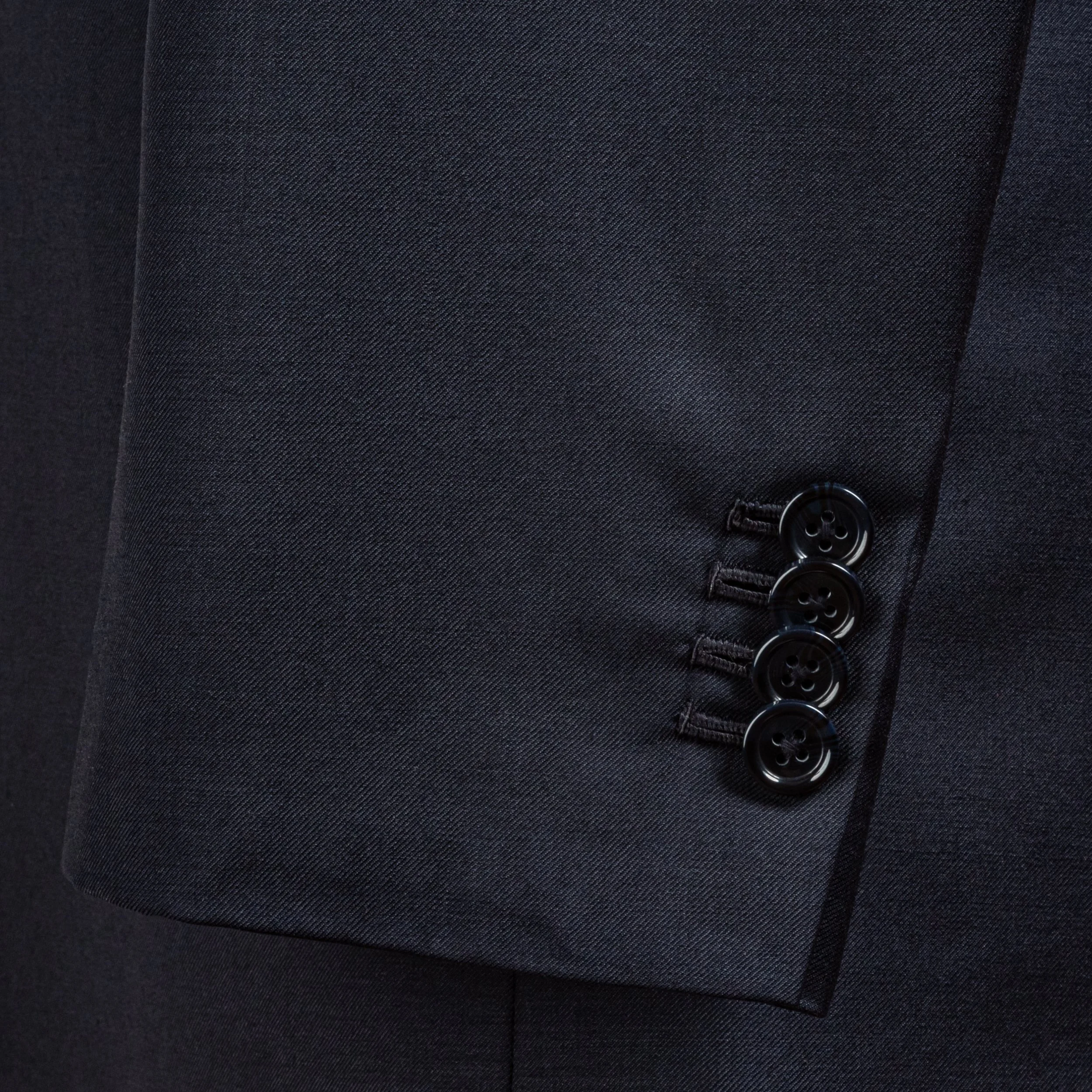 Neapolitan bespoke suit in Dark Navy - Handmade details-14.jpg