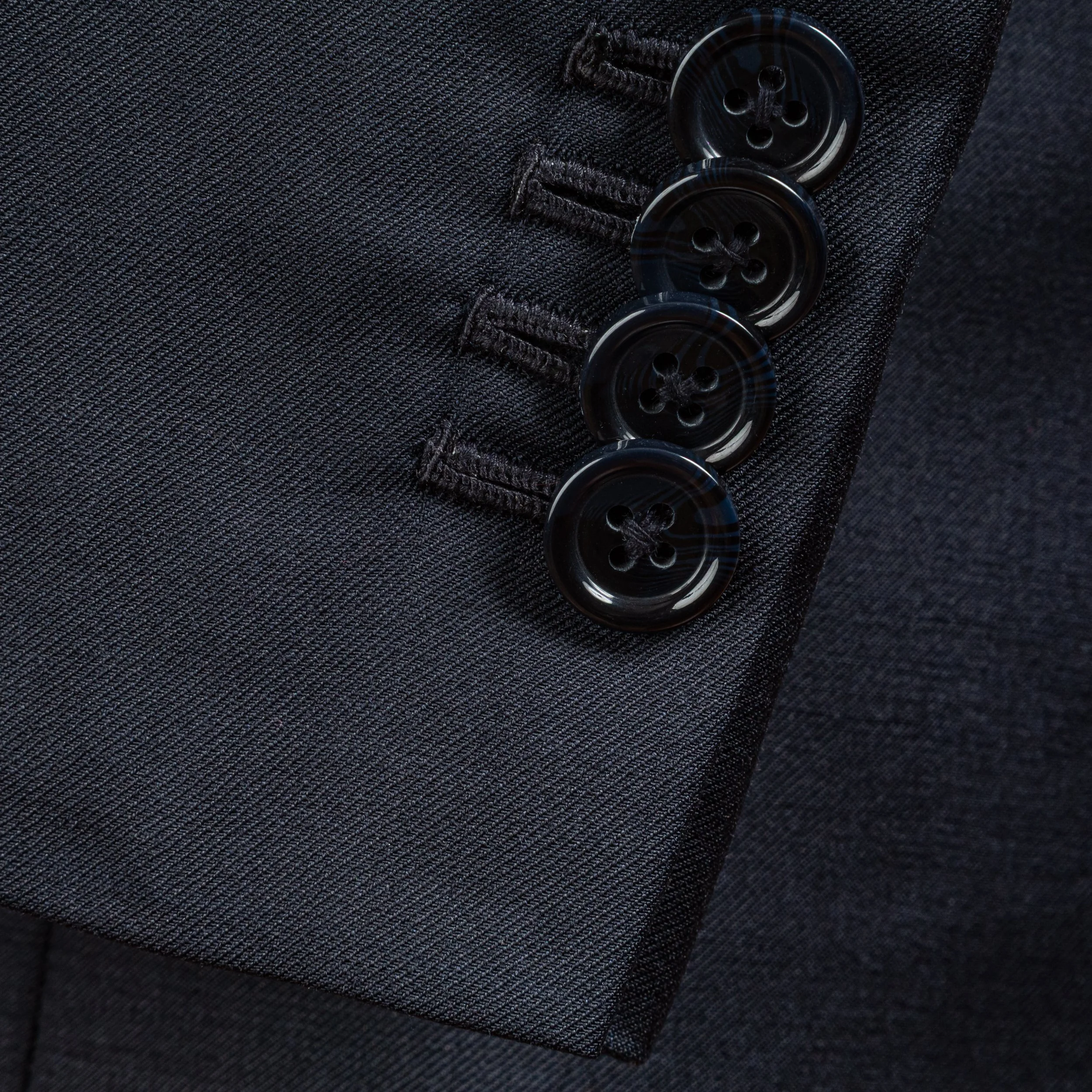 Neapolitan bespoke suit in Dark Navy - Handmade details-15.jpg