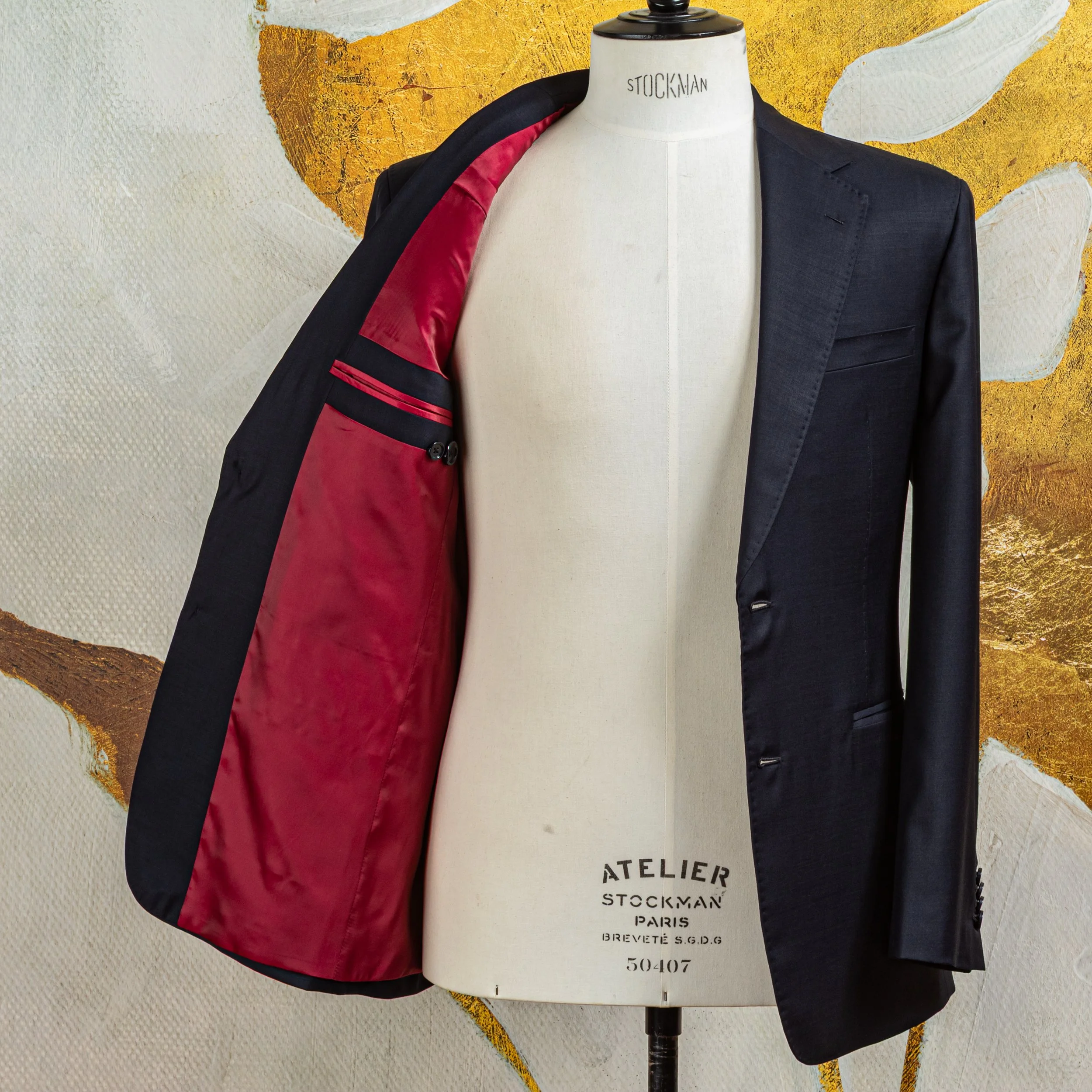 Neapolitan bespoke suit in Dark Navy - Handmade details-19.jpg