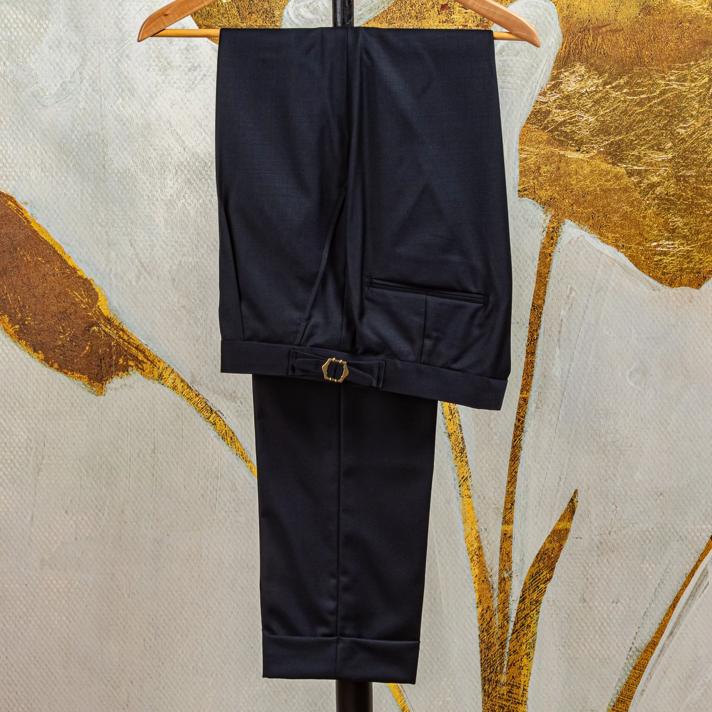 Neapolitan bespoke suit in Dark Navy - Handmade details-21.jpg