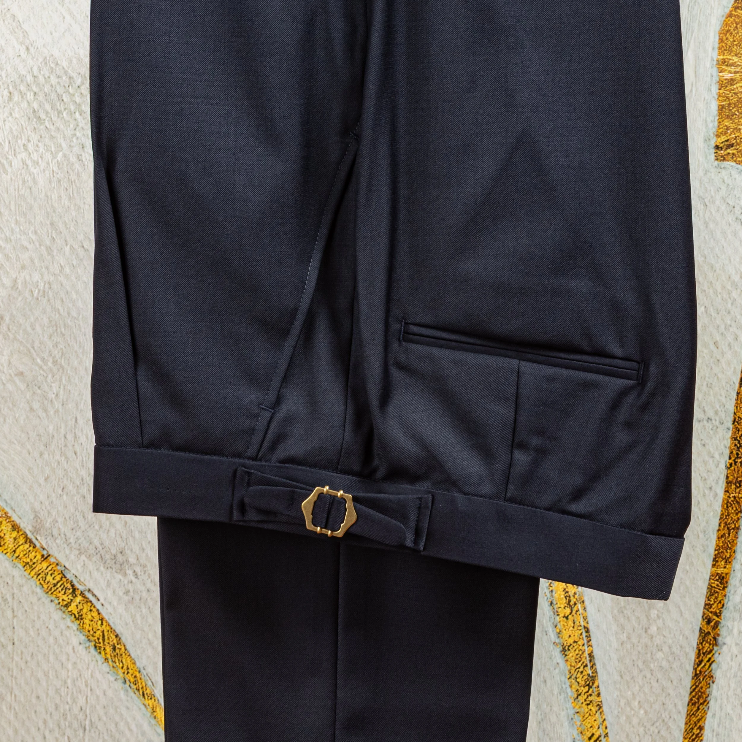 Neapolitan bespoke suit in Dark Navy - Handmade details-22.jpg