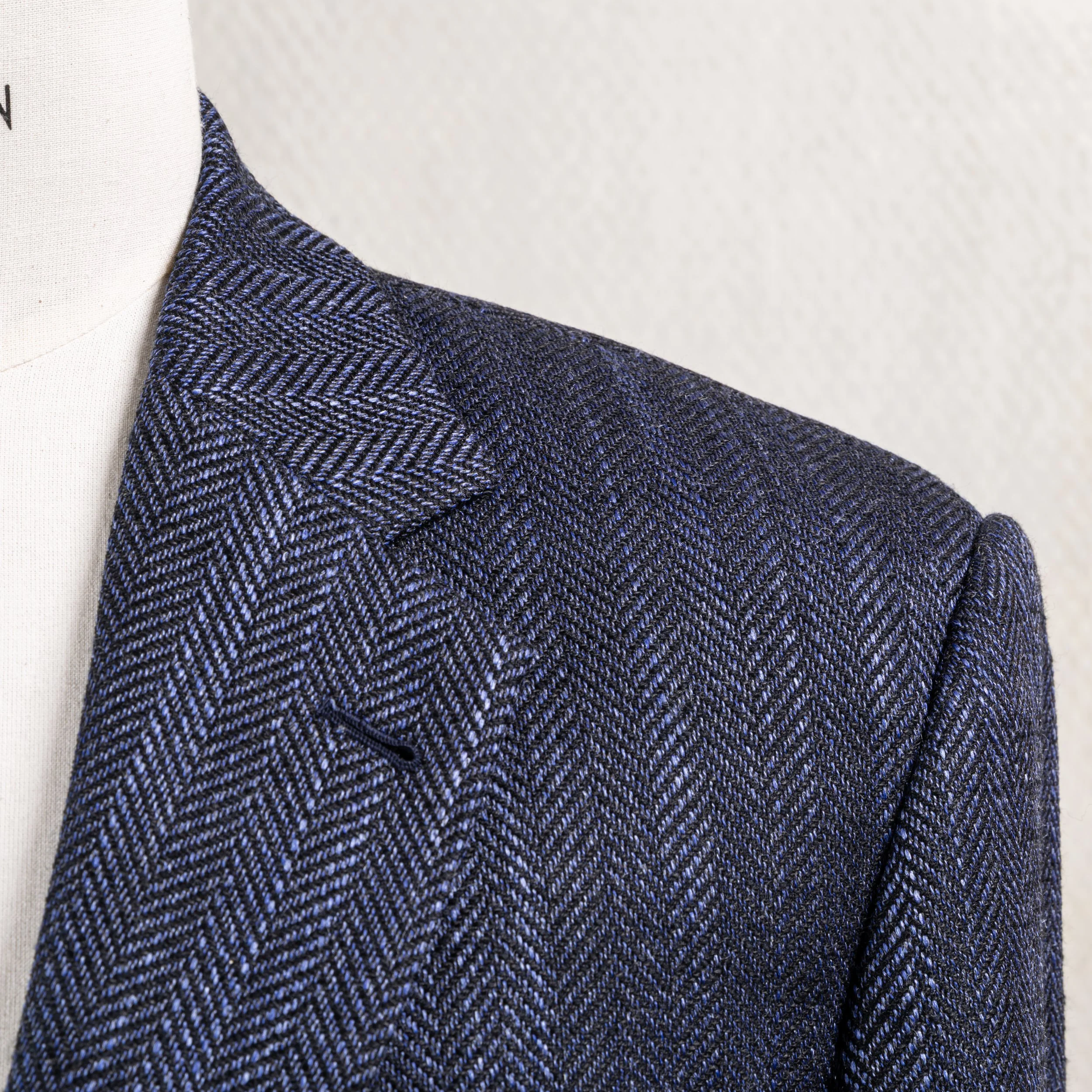 Dark blue bespoke jacket in wool and silk - Cerutti Oxygen-11.jpg