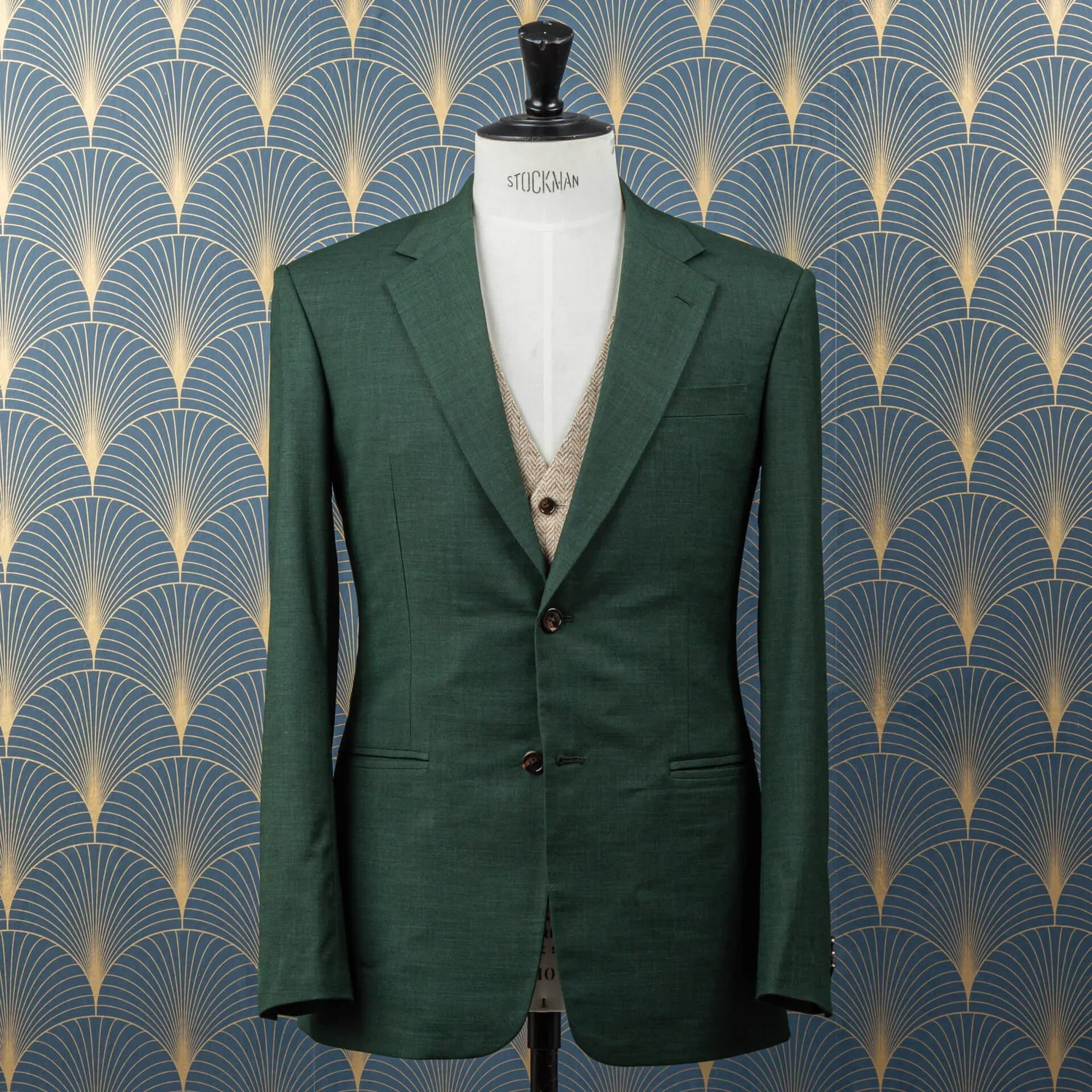 Green wedding suit men three-piece with sapphire green sharkskin fabric and sand-colored tweed vest - bespoke groom suit Amsterdam