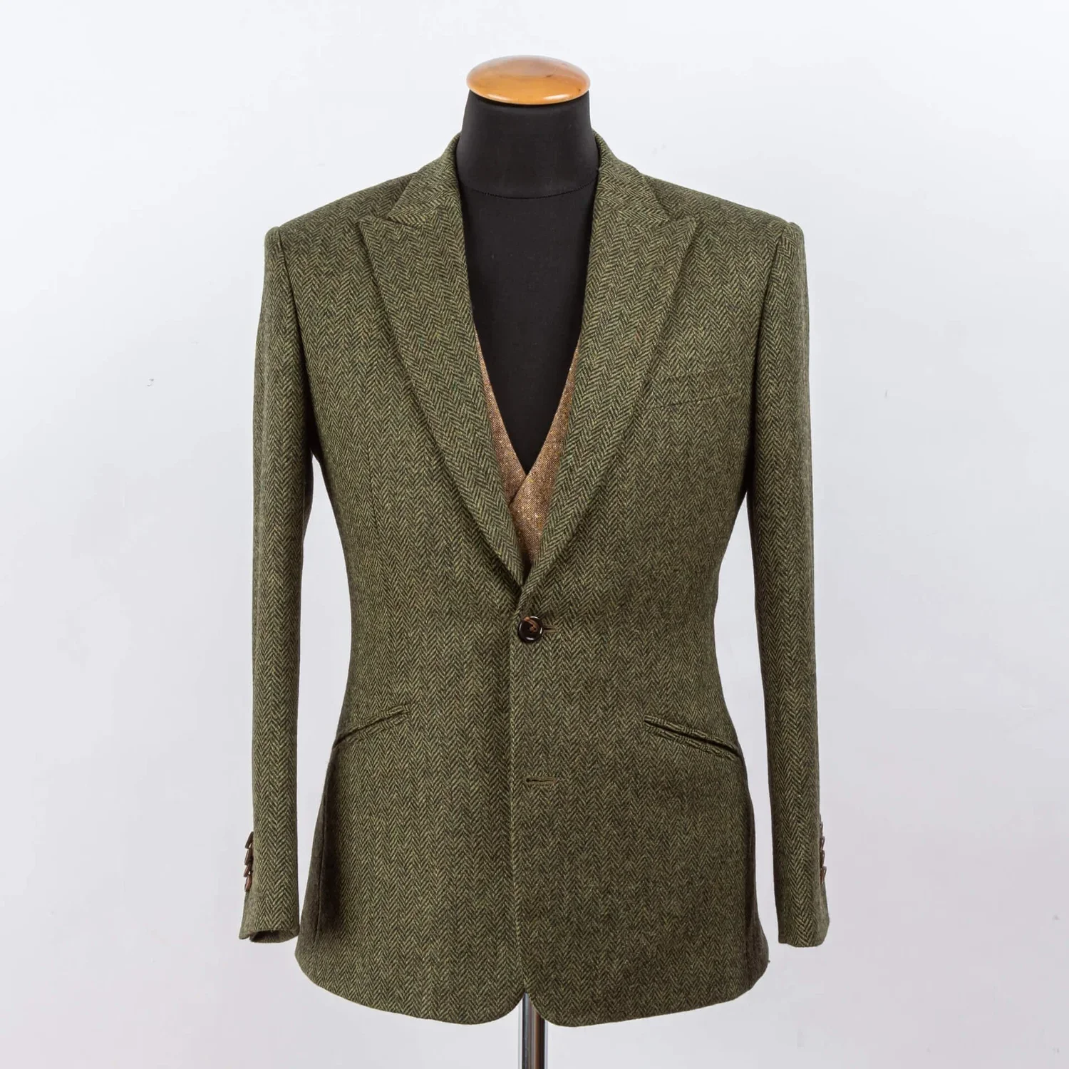 Olive green wedding suit men three-piece with matching vest - elegant bespoke groom suit Amsterdam