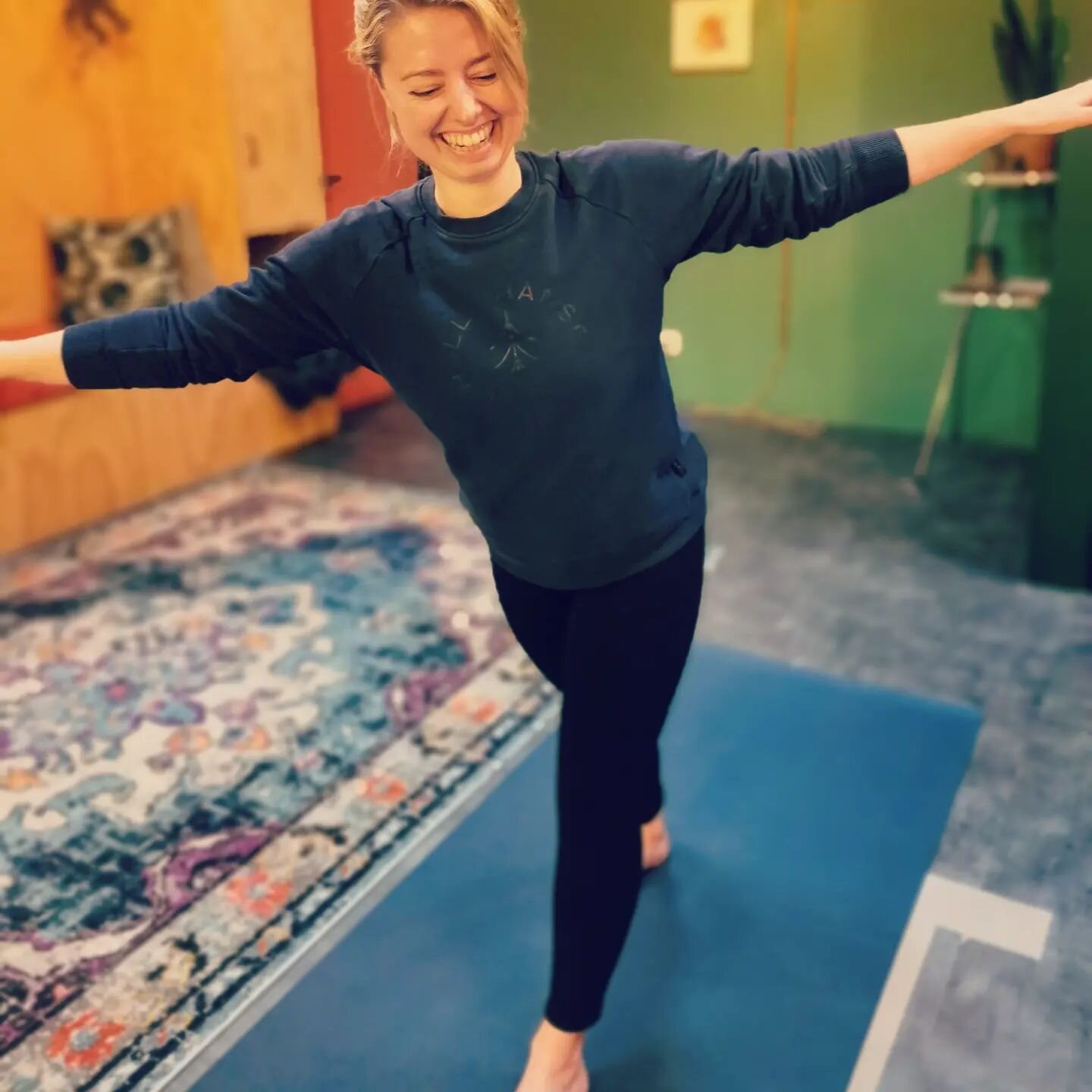 Yoga Workshop Asana Verdieping Zaterdag 23 december 12:00 - 14:30 uur 💙 check yorah.nl/workshop (link in bio) 

Asana is het Sanskriet woord voor houdingen. De asana&rsquo;s zijn dus de yogahoudingen! Zoals je waarschijnlijk wel weet, zijn er een he