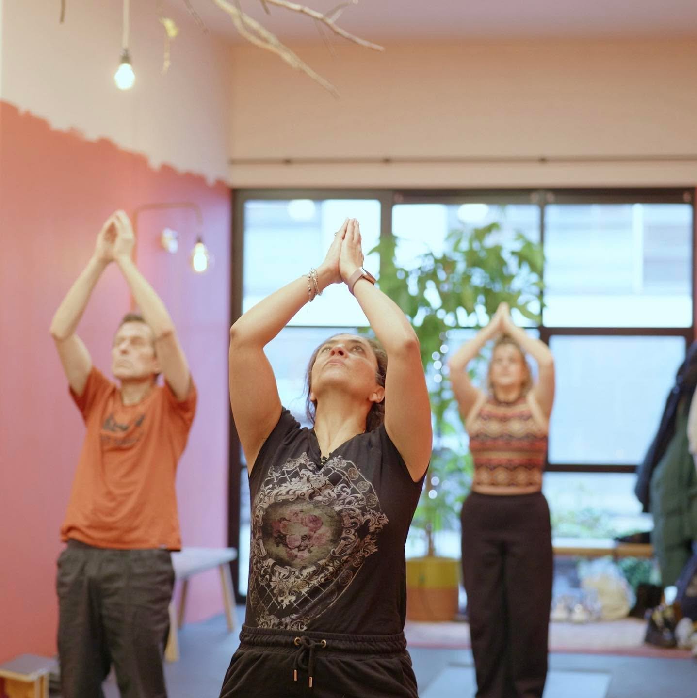 🌿 Easy Yoga - Zachte Beweging voor Jouw Lichaam 🌿 
Heb je last van stijve spieren, pijnlijke gewrichten of beperkte mobiliteit? Of ben je gewoon op zoek naar een rustige(re) yogales? Dan is Easy Yoga iets voor jou! ✨

🧘&zwj;♀️ Elke maandag om 16:0
