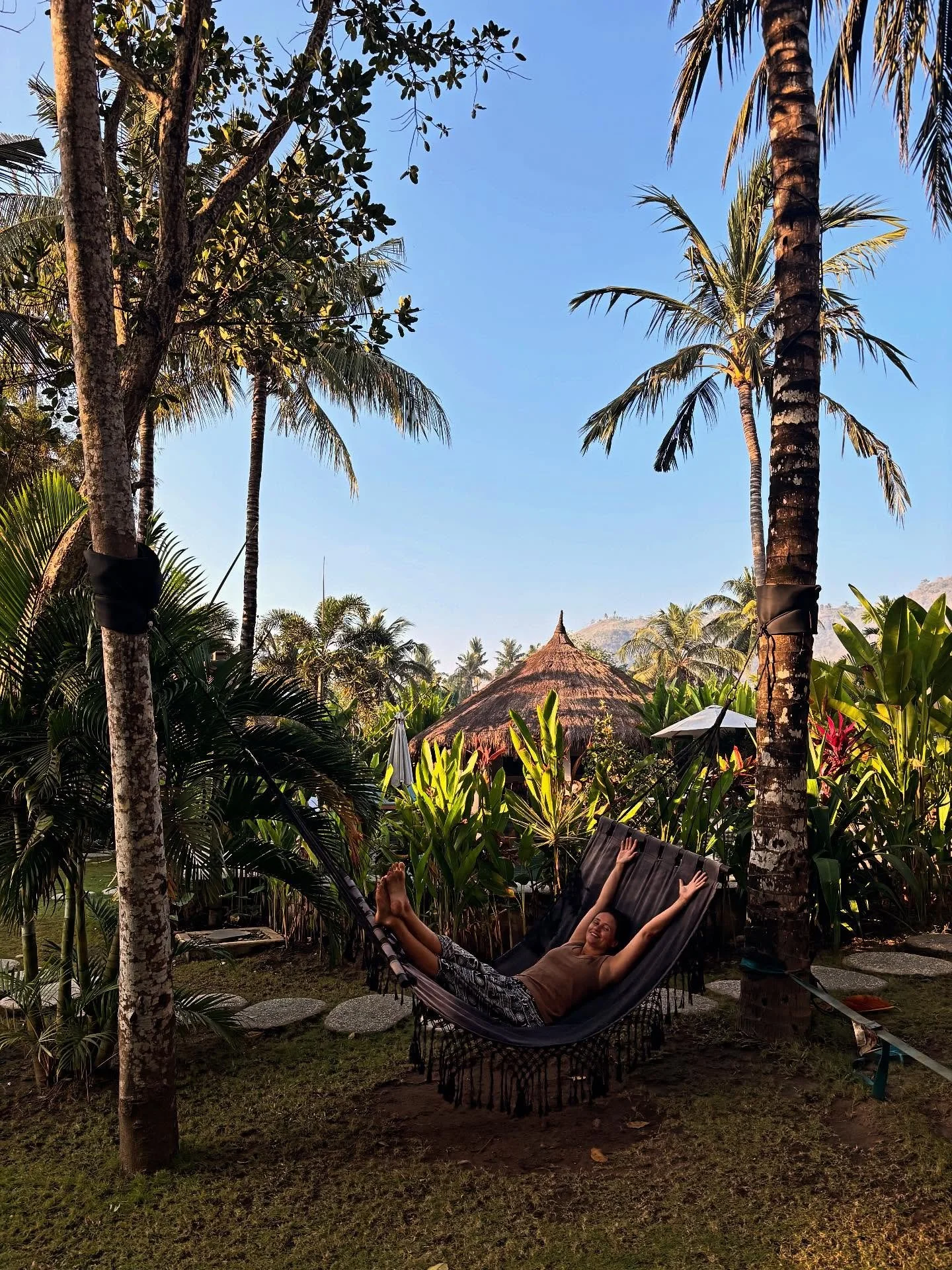 Op weg terug naar Groningen. Rote en Lombok (Indonesië) waren geweldig. Een maand lang surf, zon, strand en yoga. Wat een droomvakantie 🏝️
Tot snel,
Liefs Yorah ❤️